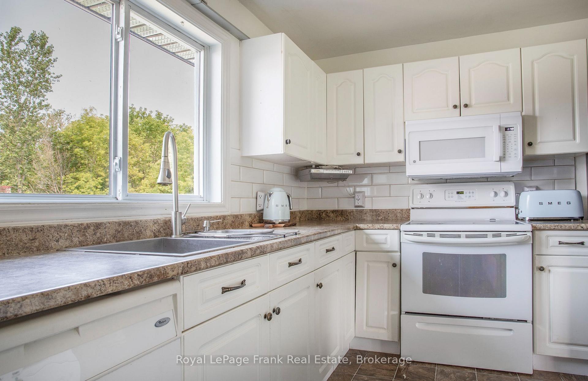 Photo 11 of 5363 Young Street, Hamilton Township, Rural Hamilton — HOMEH