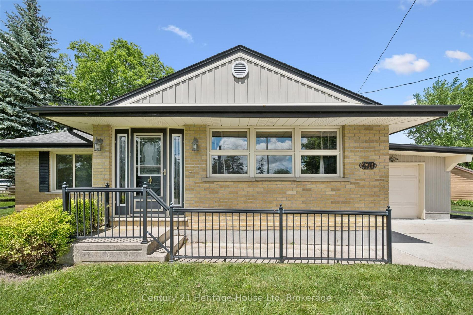 Photo 4 of 470 Cameron Street, Centre Wellington, Fergus — HOMEH