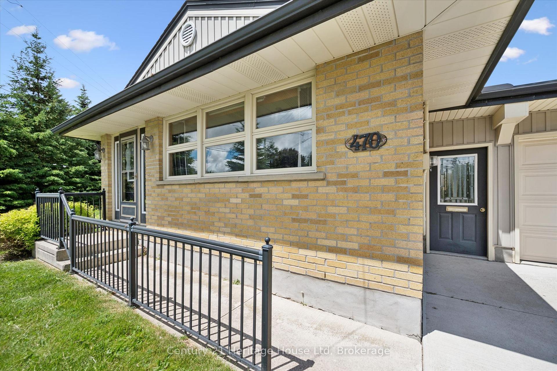 Photo 5 of 470 Cameron Street, Centre Wellington, Fergus — HOMEH