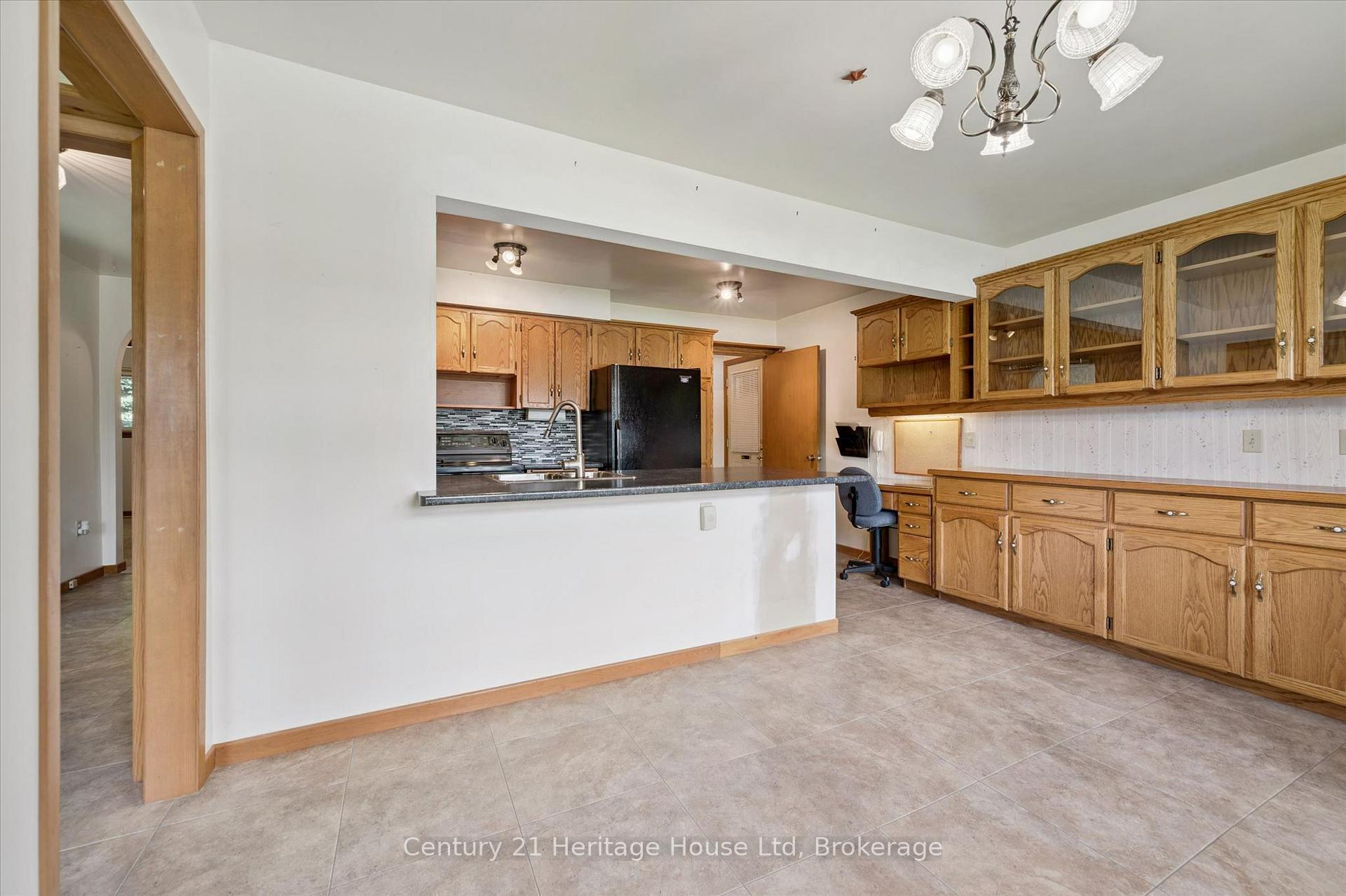 Photo 9 of 470 Cameron Street, Centre Wellington, Fergus — HOMEH