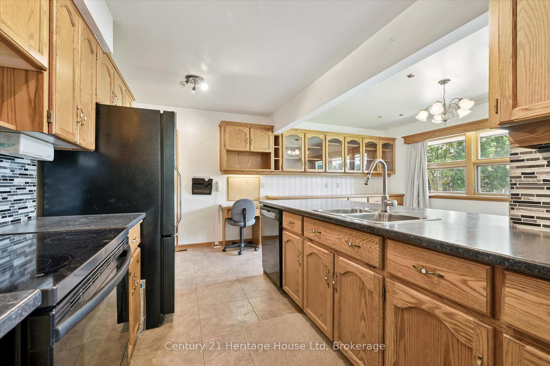 Photo 15 of 470 Cameron Street, Centre Wellington, Fergus — HOMEH