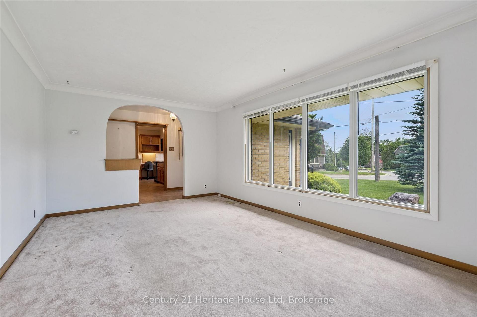 Photo 18 of 470 Cameron Street, Centre Wellington, Fergus — HOMEH