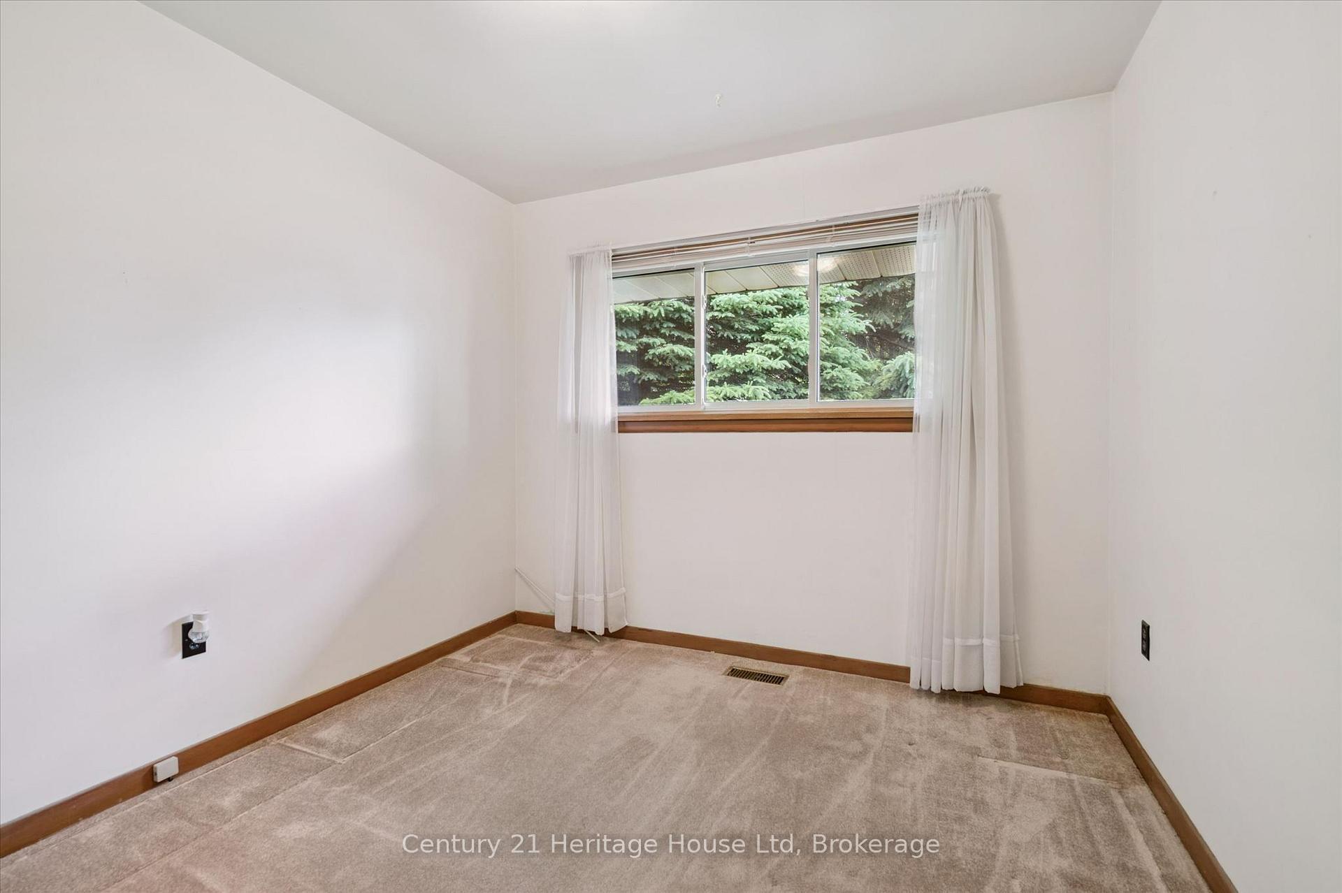 Photo 22 of 470 Cameron Street, Centre Wellington, Fergus — HOMEH