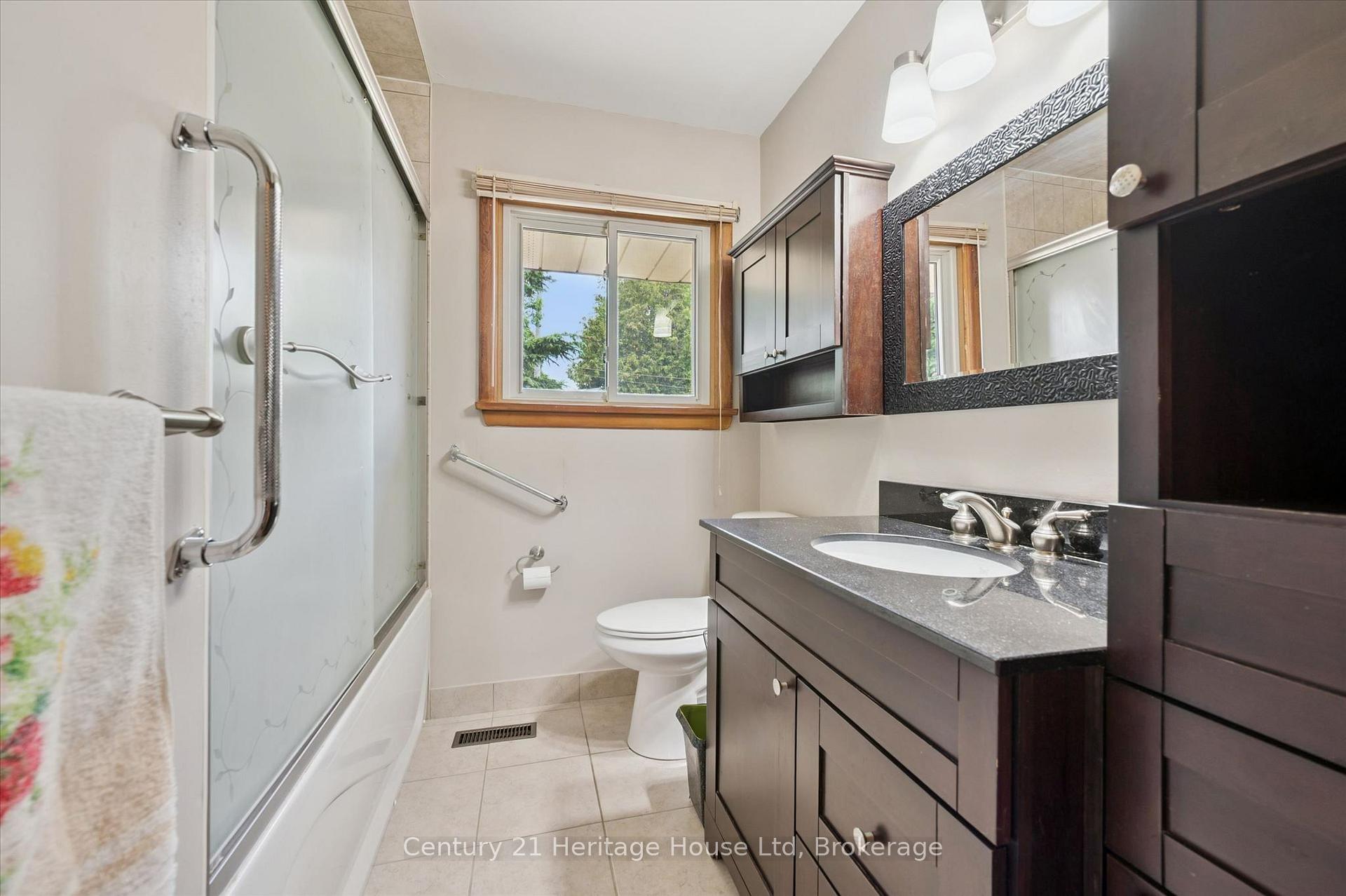 Photo 24 of 470 Cameron Street, Centre Wellington, Fergus — HOMEH