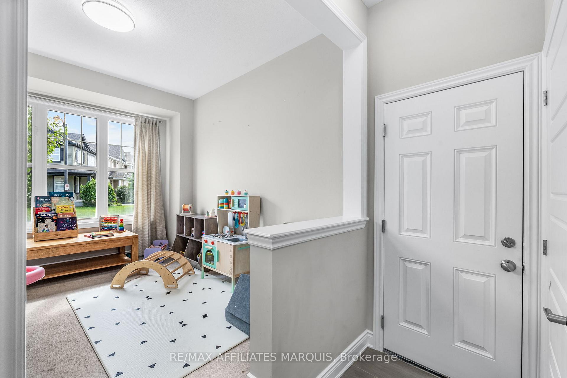 Photo 12 of 14 Sweetbay Circle, Ottawa, Stittsville (North) — HOMEH