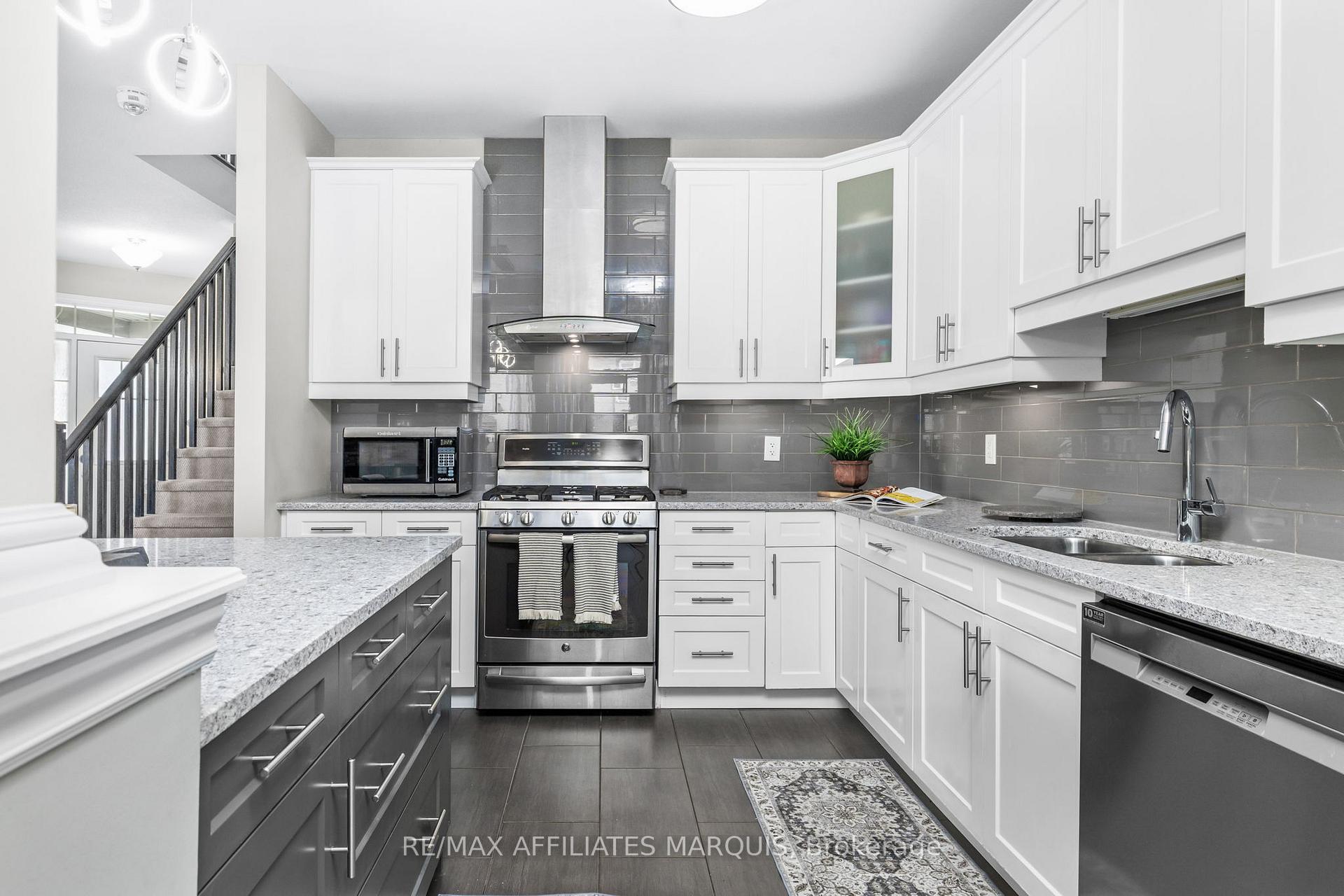 Photo 19 of 14 Sweetbay Circle, Ottawa, Stittsville (North) — HOMEH