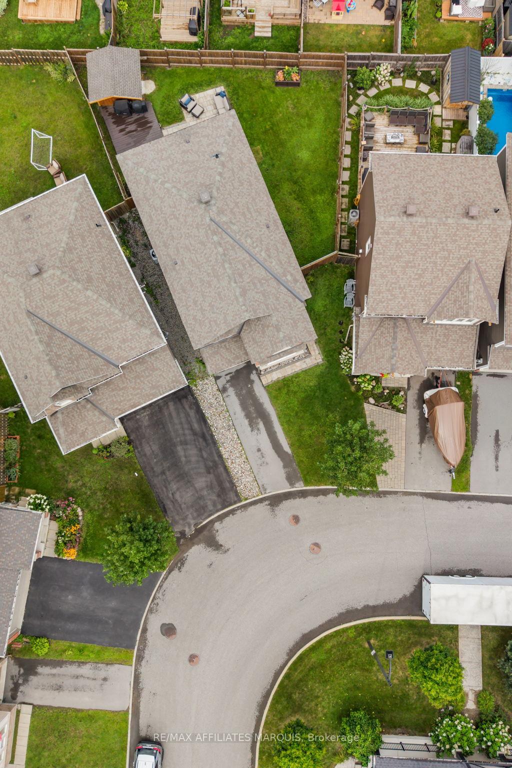 Photo 3 of 14 Sweetbay Circle, Ottawa, Stittsville (North) — HOMEH