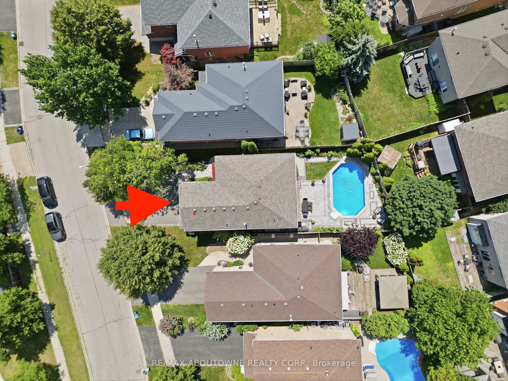 Photo 1 of 2216 Norfolk Drive, Oakville, River Oaks — HOMEH
