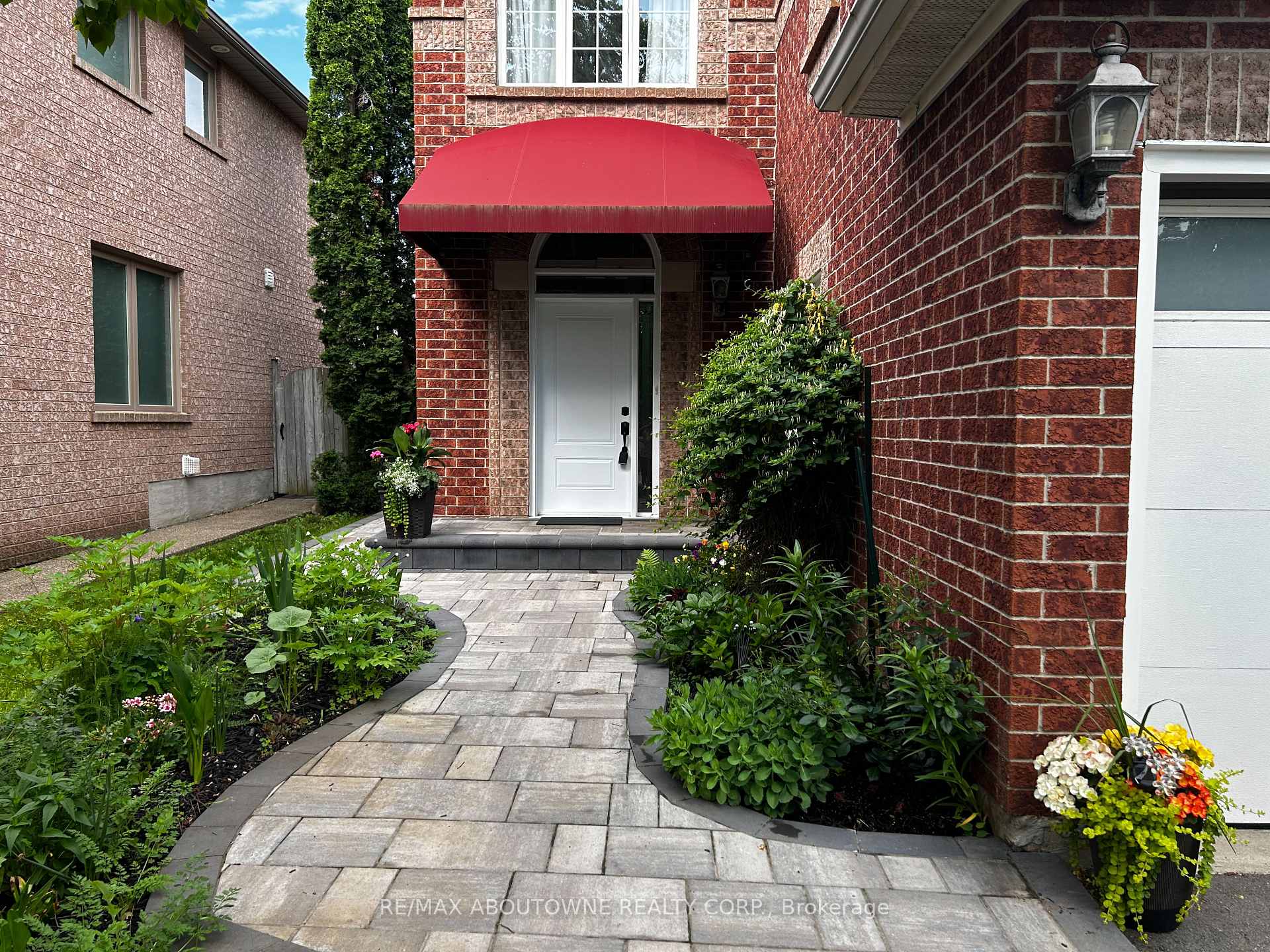 Photo 8 of 2216 Norfolk Drive, Oakville, River Oaks — HOMEH