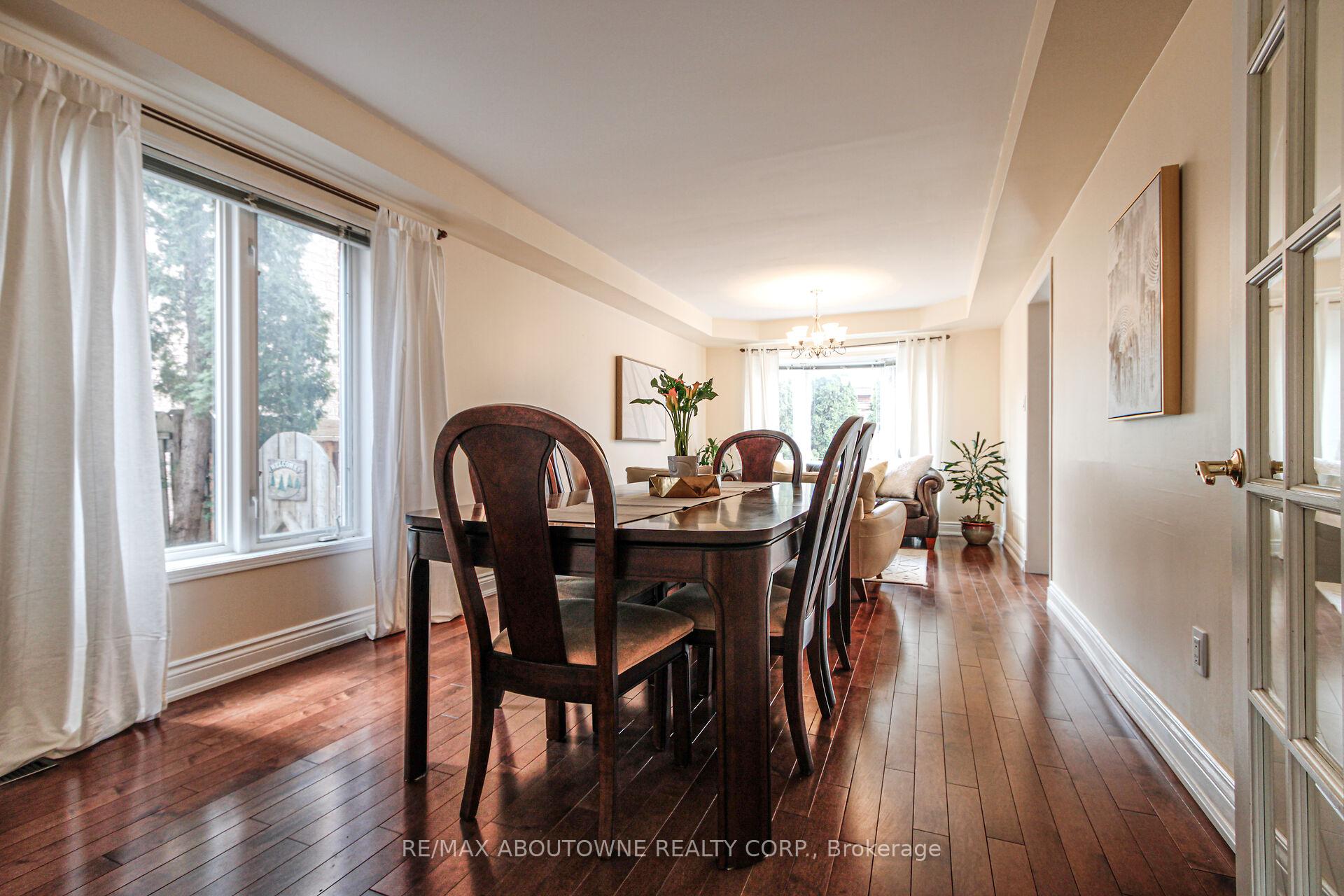 Photo 10 of 2216 Norfolk Drive, Oakville, River Oaks — HOMEH