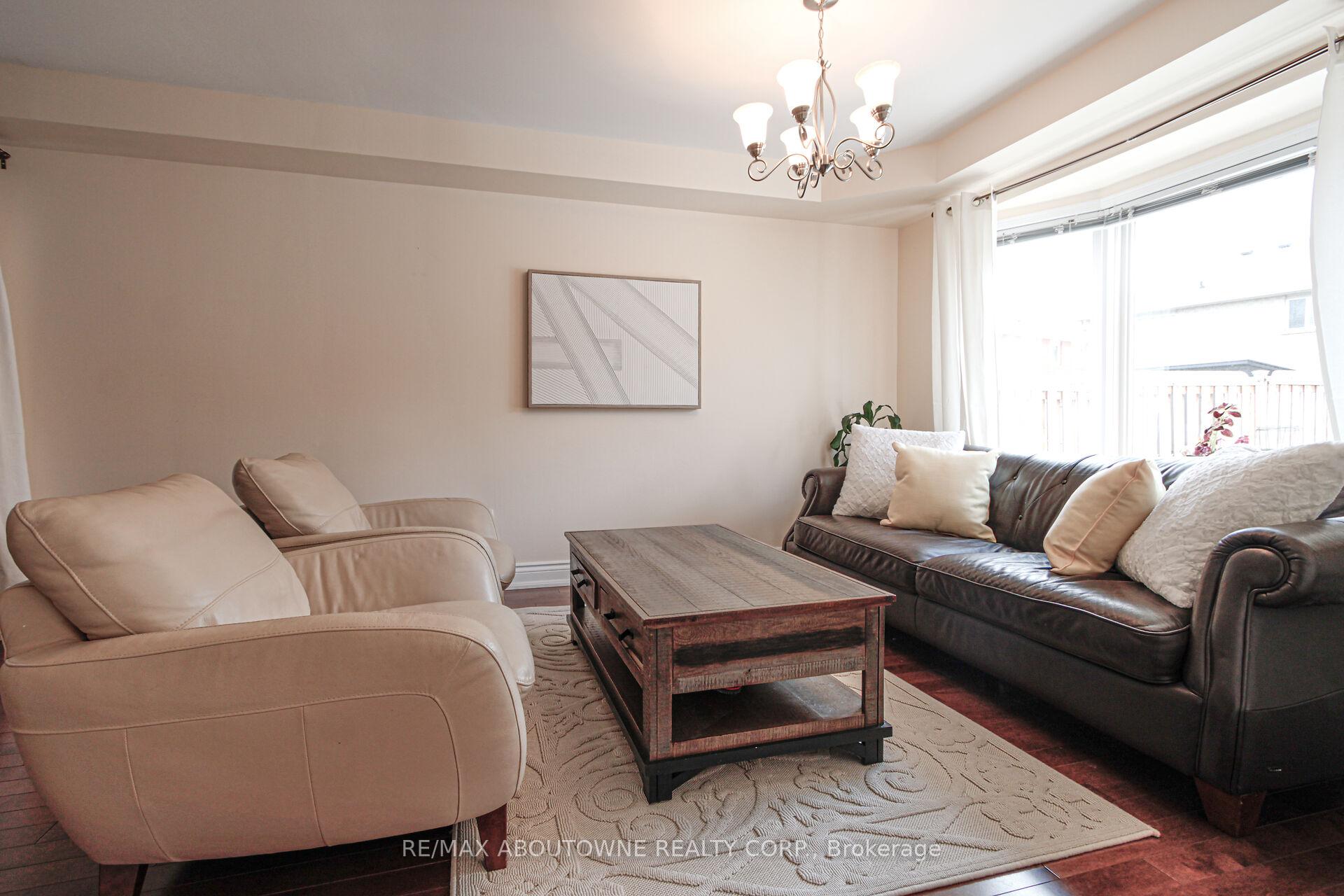 Photo 11 of 2216 Norfolk Drive, Oakville, River Oaks — HOMEH