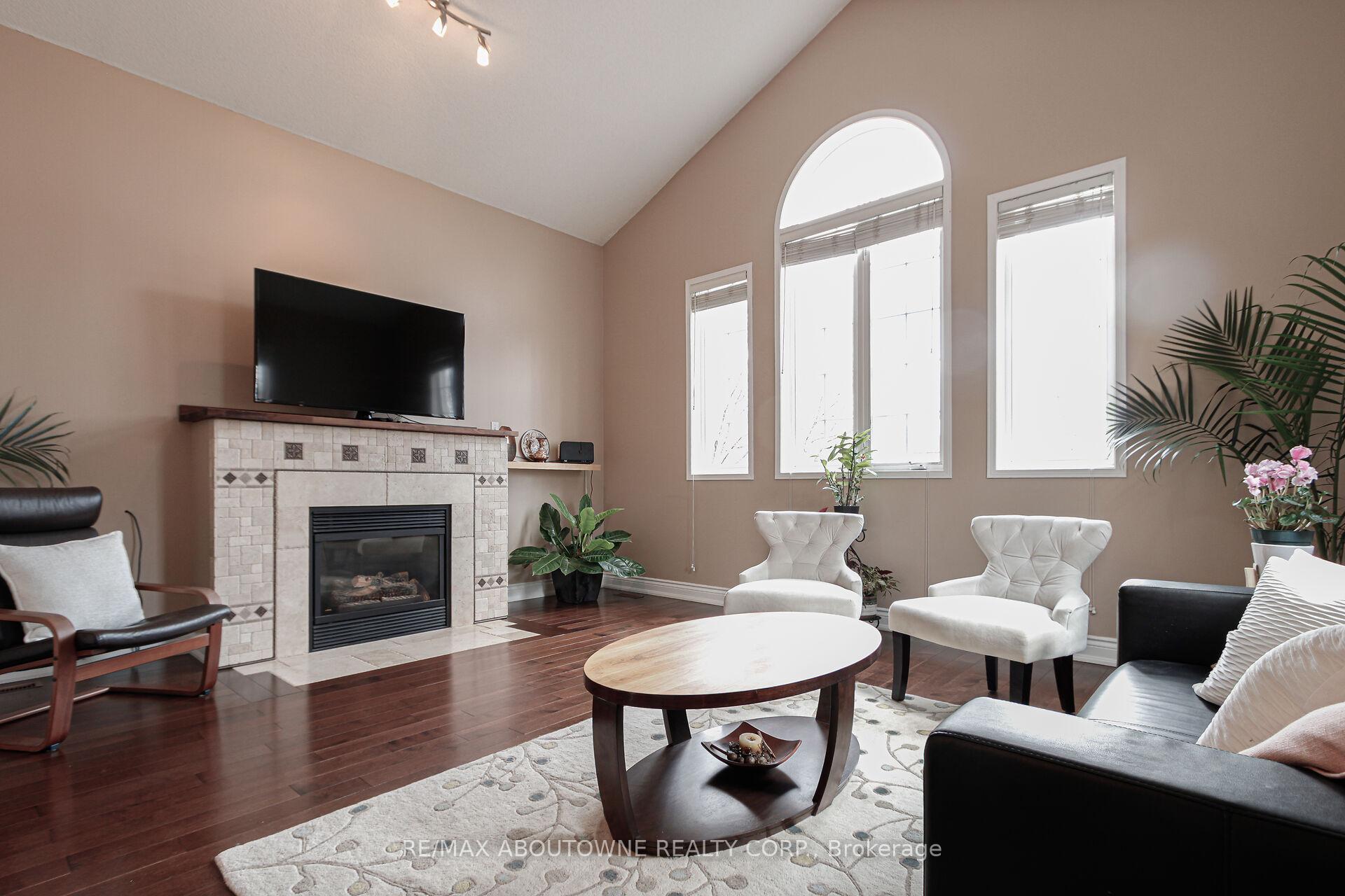 Photo 24 of 2216 Norfolk Drive, Oakville, River Oaks — HOMEH