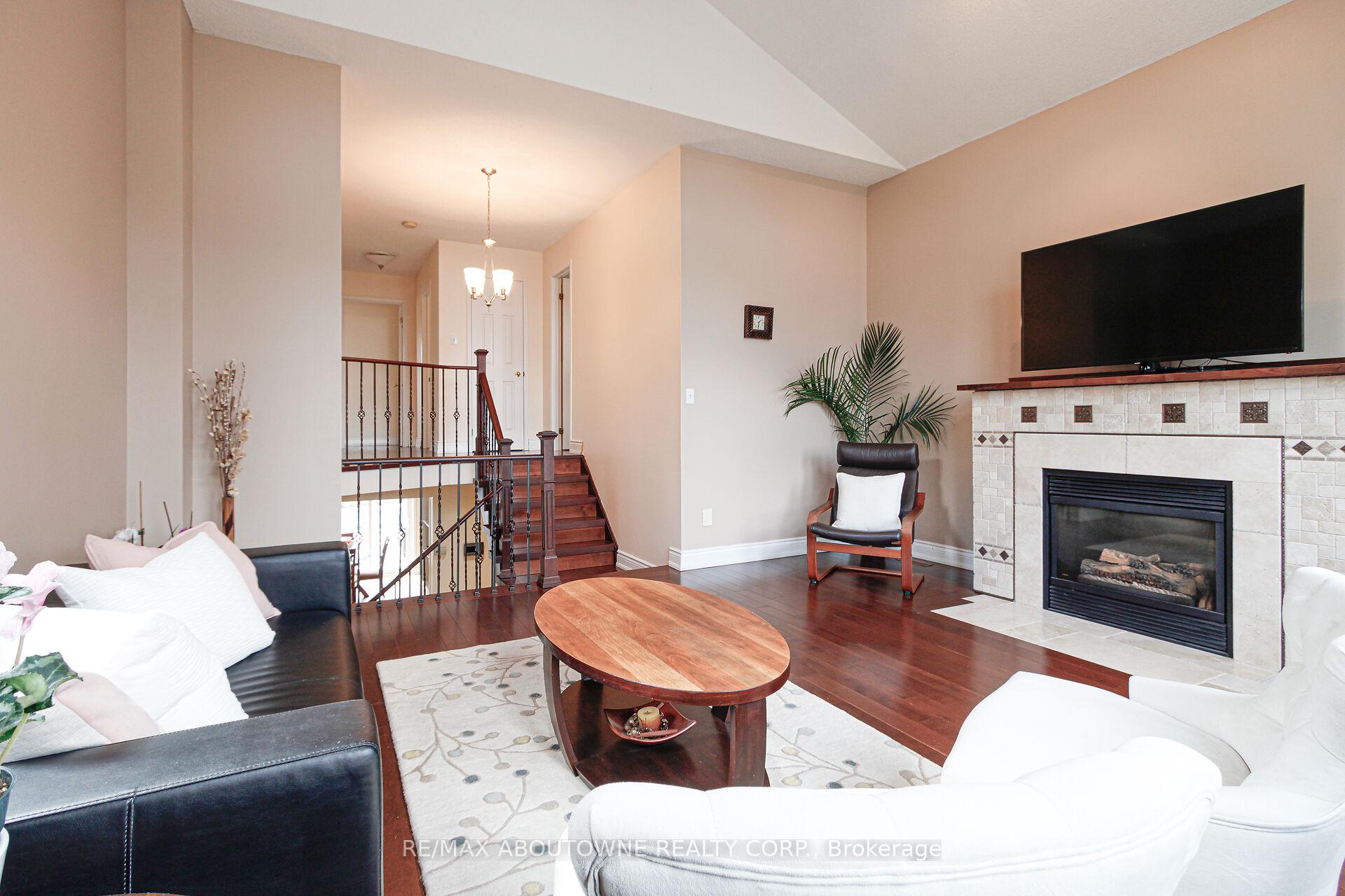 Photo 25 of 2216 Norfolk Drive, Oakville, River Oaks — HOMEH