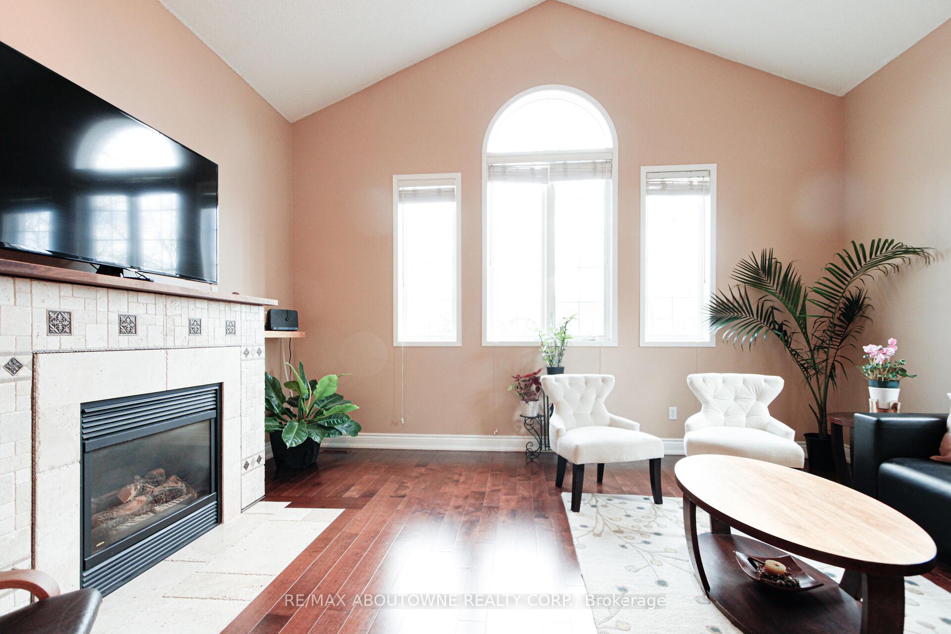 Photo 26 of 2216 Norfolk Drive, Oakville, River Oaks — HOMEH