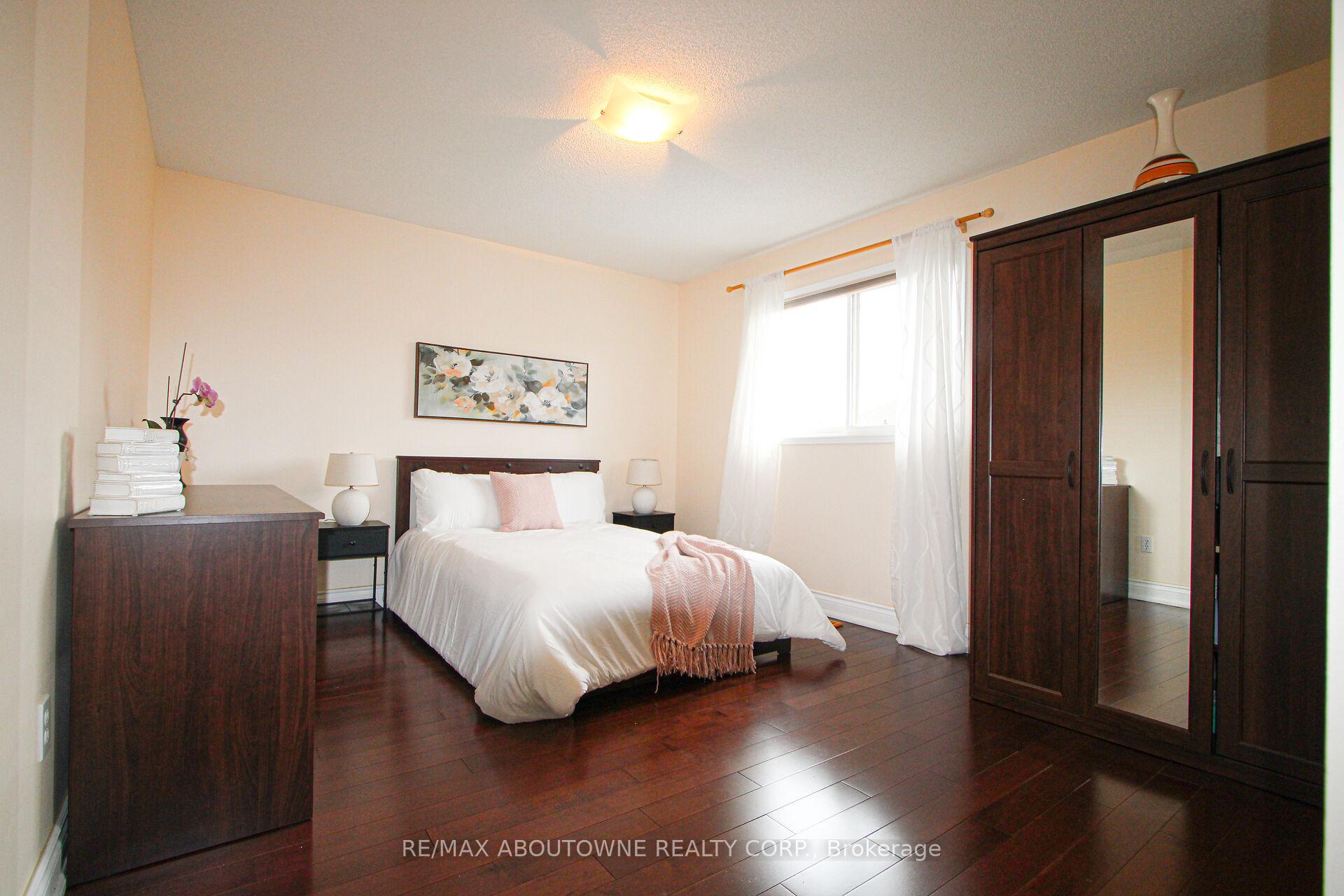 Photo 29 of 2216 Norfolk Drive, Oakville, River Oaks — HOMEH