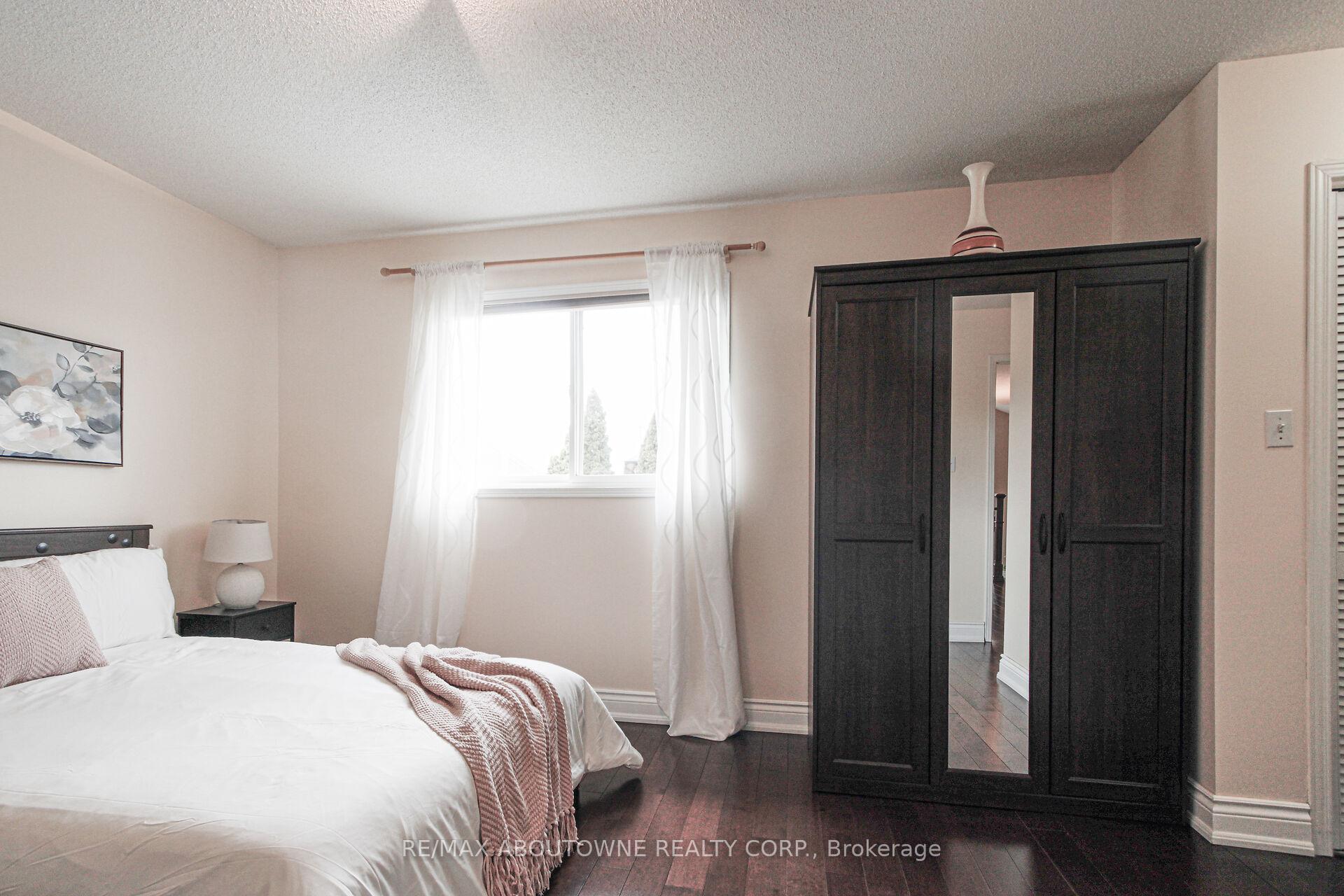 Photo 30 of 2216 Norfolk Drive, Oakville, River Oaks — HOMEH
