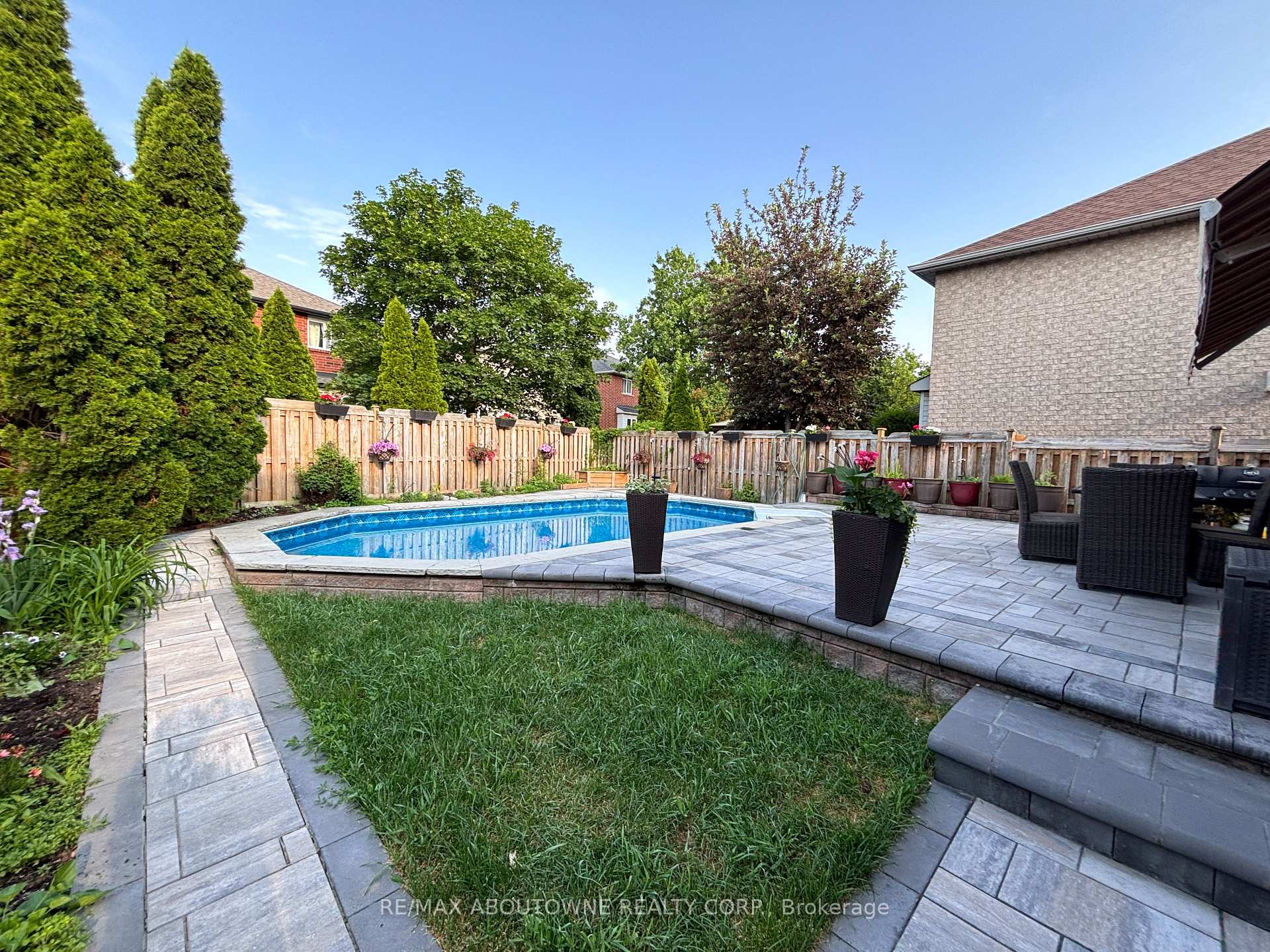 Photo 43 of 2216 Norfolk Drive, Oakville, River Oaks — HOMEH