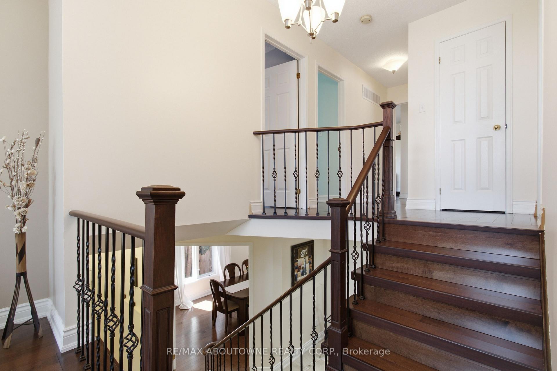 Photo 40 of 2216 Norfolk Drive, Oakville, River Oaks — HOMEH