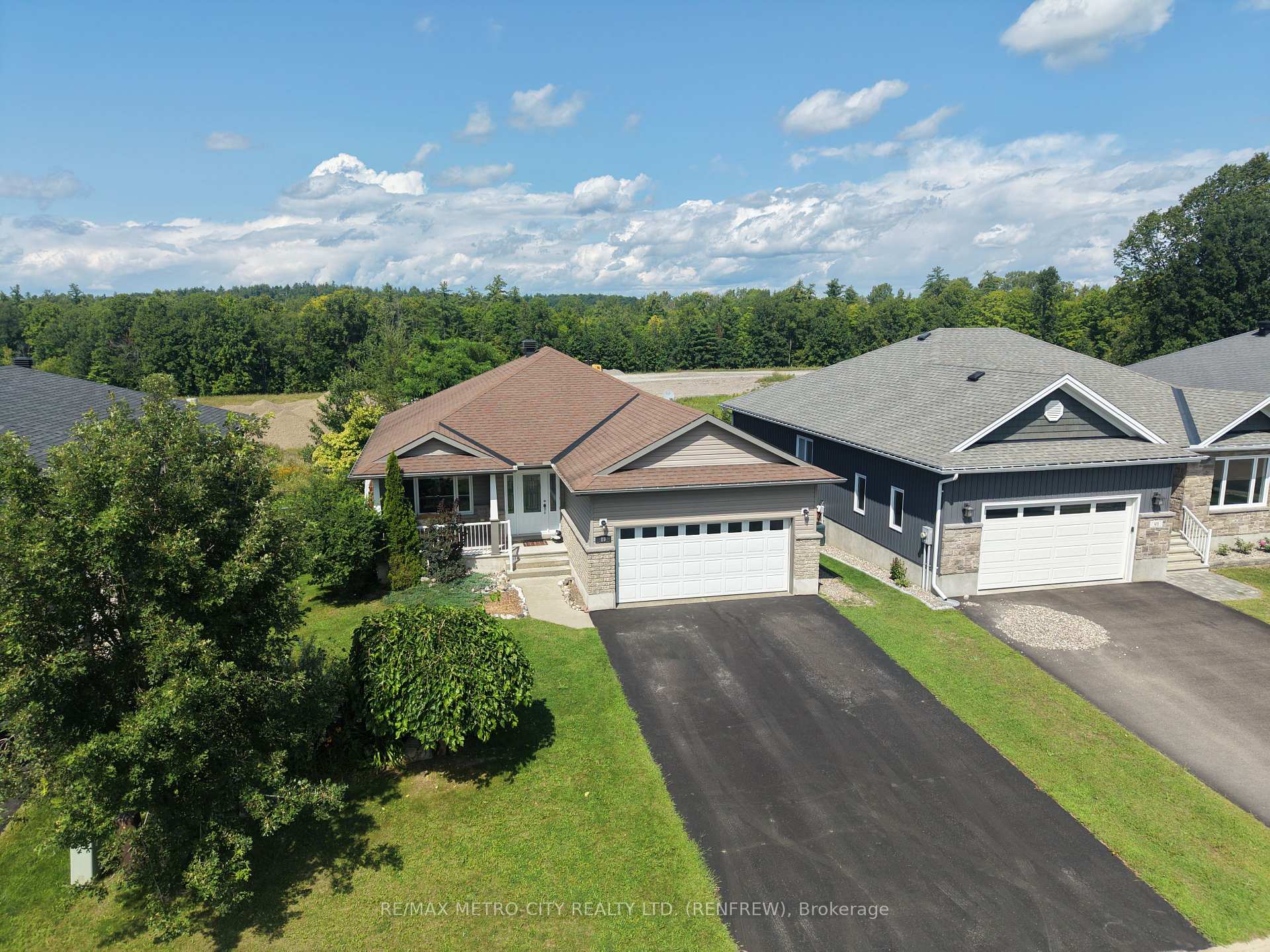 Photo 2 of 89 Otteridge Drive, Renfrew, Renfrew — HOMEH