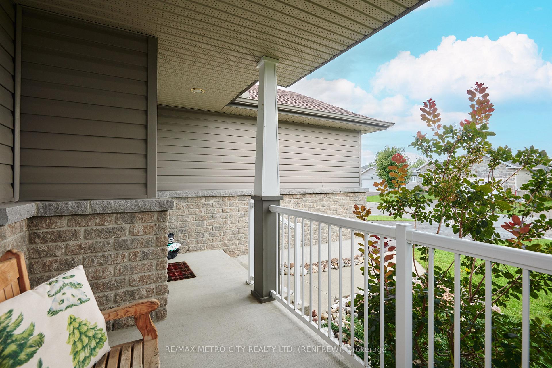 Photo 8 of 89 Otteridge Drive, Renfrew, Renfrew — HOMEH