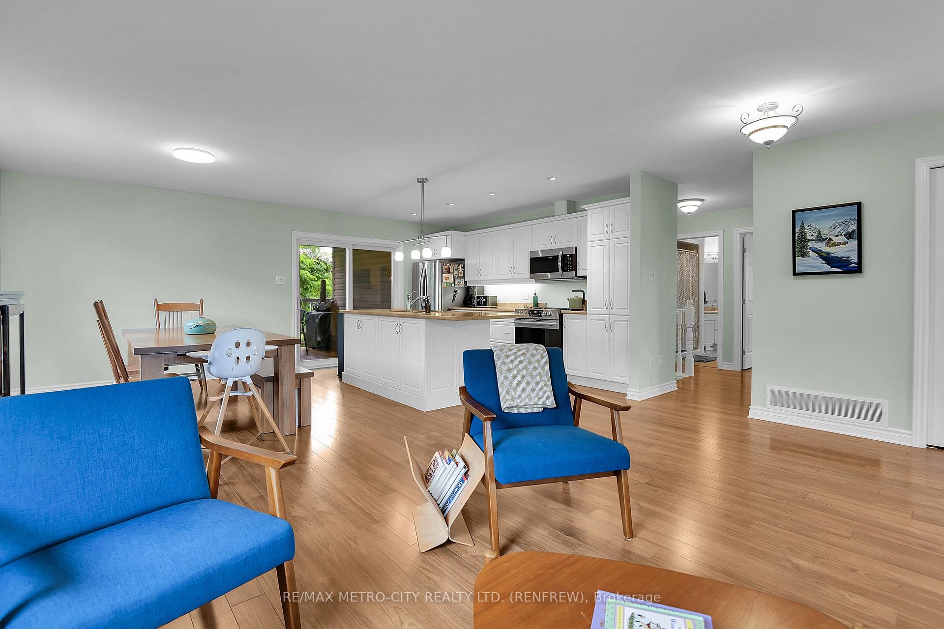 Photo 13 of 89 Otteridge Drive, Renfrew, Renfrew — HOMEH
