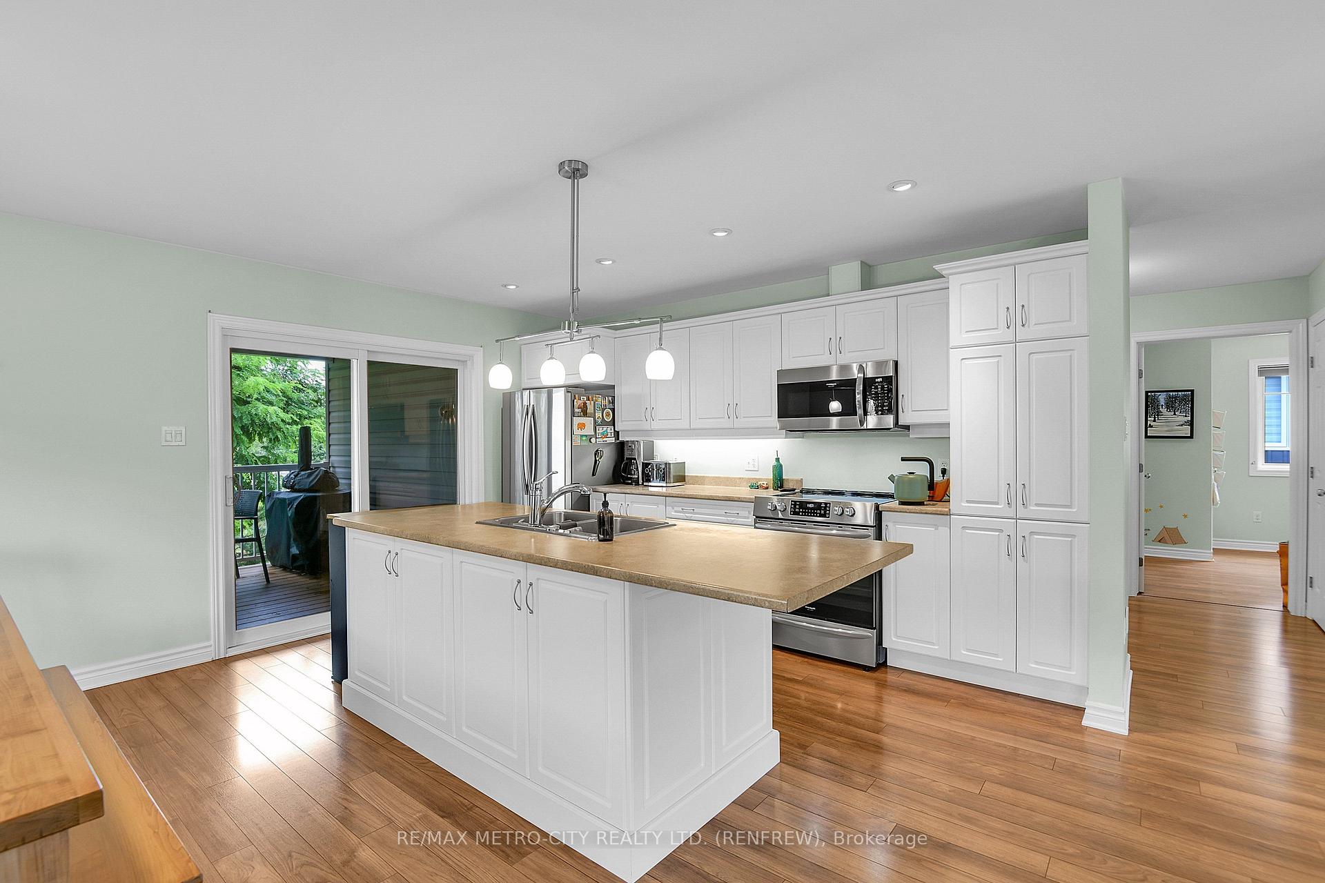 Photo 15 of 89 Otteridge Drive, Renfrew, Renfrew — HOMEH