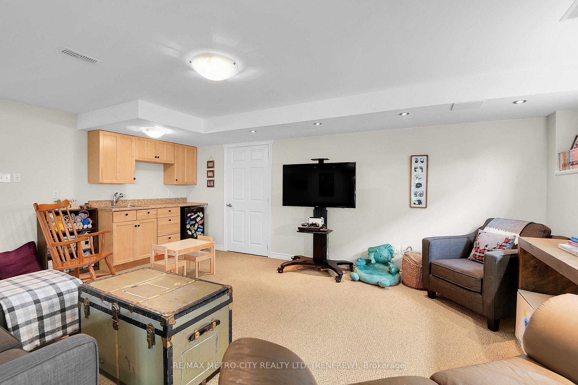 Photo 28 of 89 Otteridge Drive, Renfrew, Renfrew — HOMEH