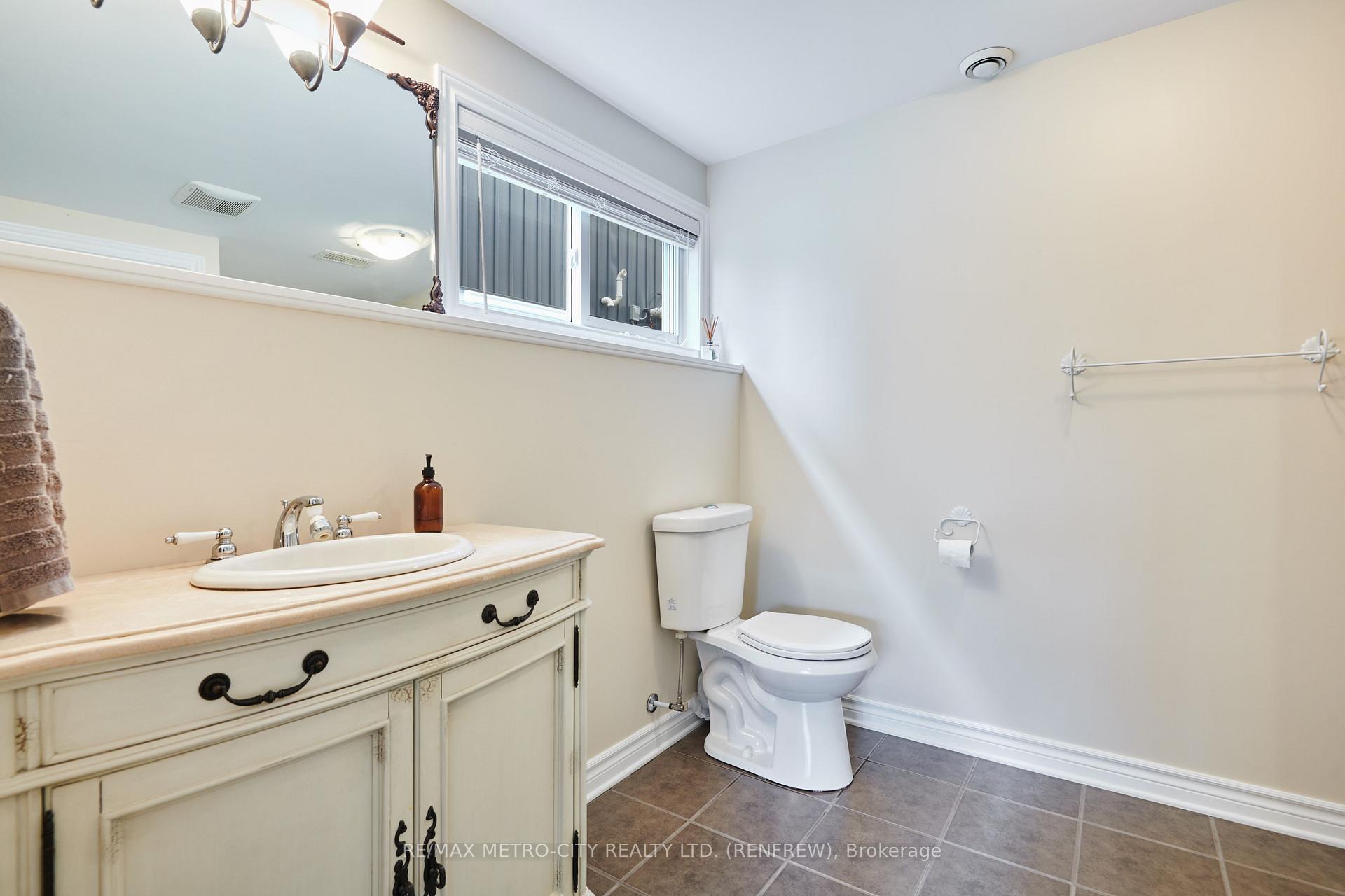 Photo 31 of 89 Otteridge Drive, Renfrew, Renfrew — HOMEH