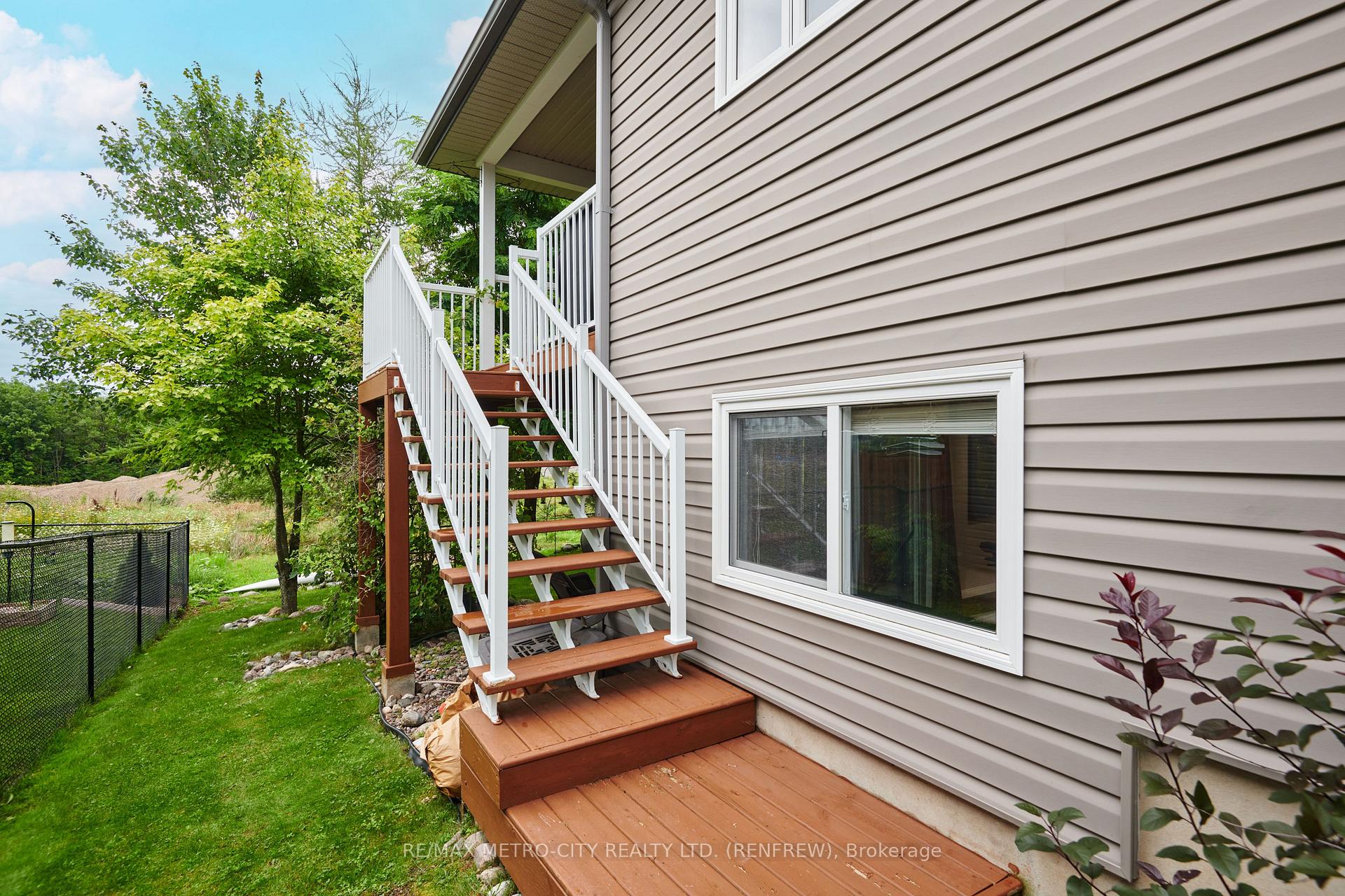 Photo 33 of 89 Otteridge Drive, Renfrew, Renfrew — HOMEH