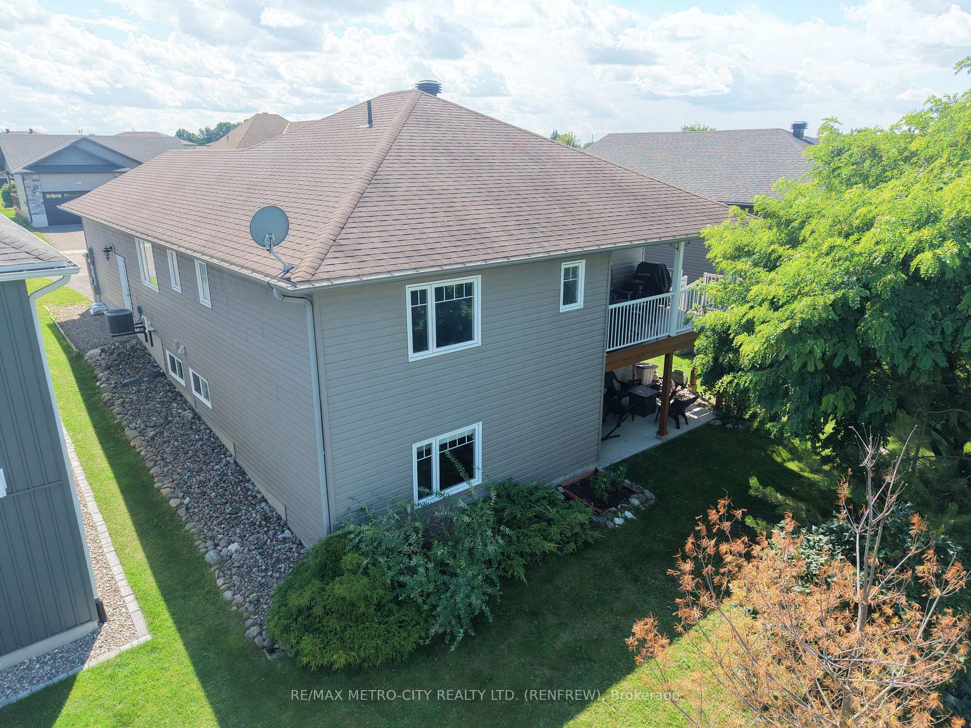 Photo 36 of 89 Otteridge Drive, Renfrew, Renfrew — HOMEH