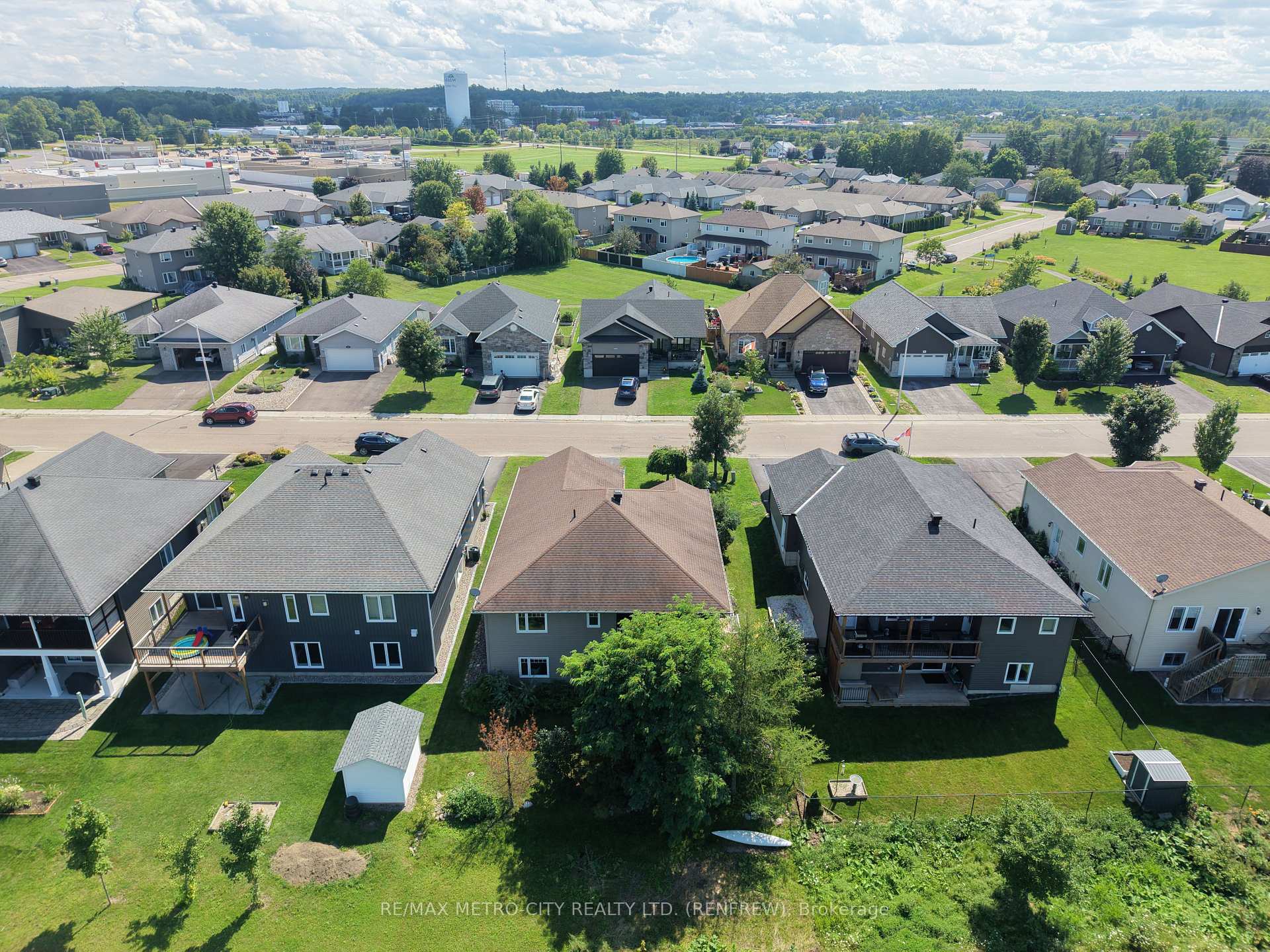 Photo 40 of 89 Otteridge Drive, Renfrew, Renfrew — HOMEH