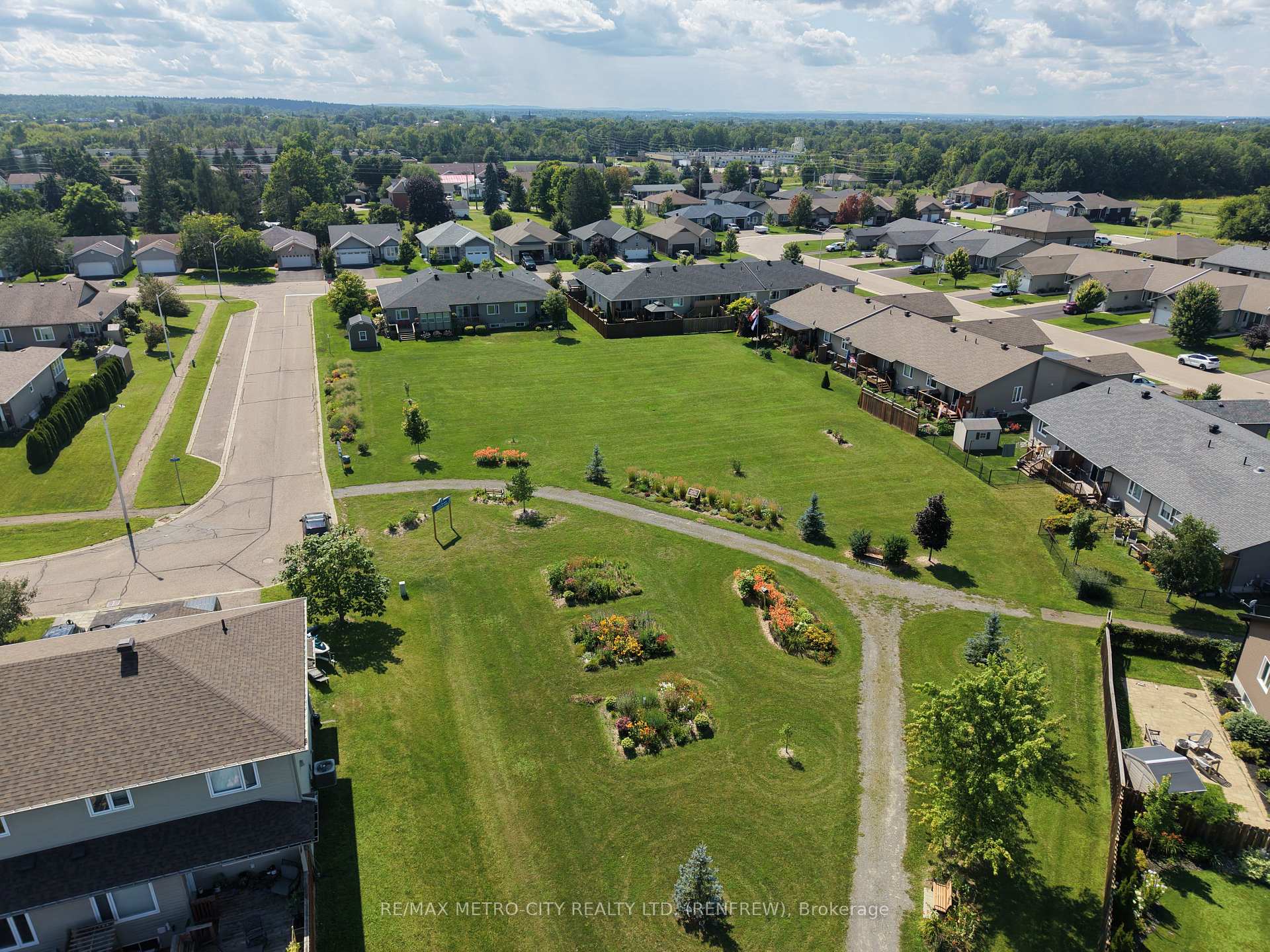 Photo 42 of 89 Otteridge Drive, Renfrew, Renfrew — HOMEH