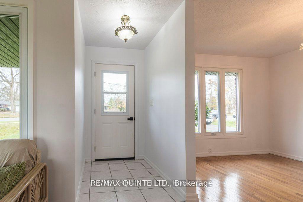 Photo 4 of Unit Upper, 239 Dundas Street W, Belleville, Belleville Ward — HOMEH
