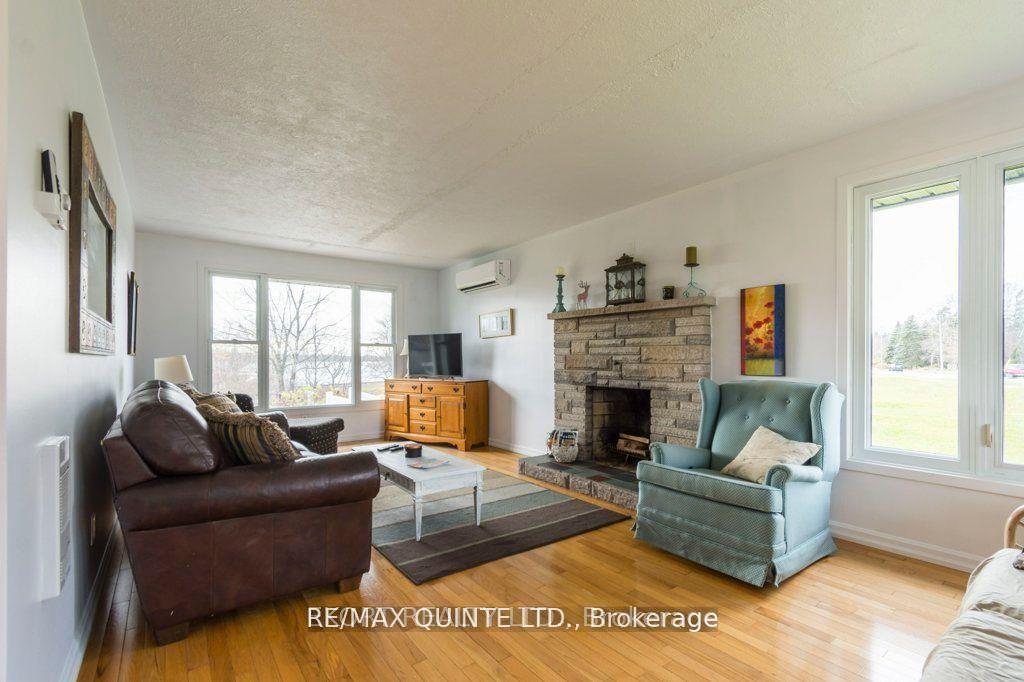 Photo 5 of Unit Upper, 239 Dundas Street W, Belleville, Belleville Ward — HOMEH