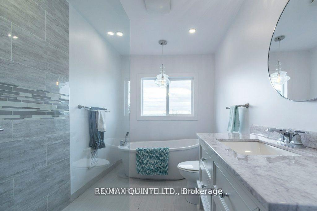 Photo 14 of Unit Upper, 239 Dundas Street W, Belleville, Belleville Ward — HOMEH