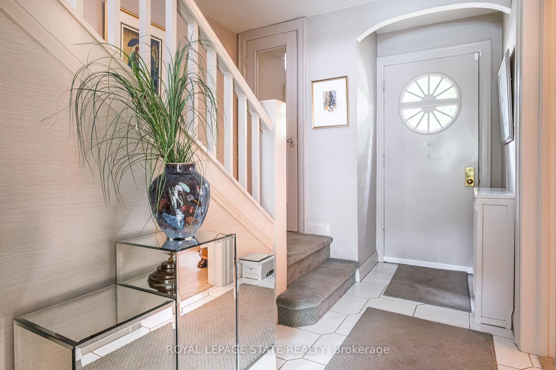 Photo 6 of 107 Bond Street S, Hamilton, Westdale — HOMEH