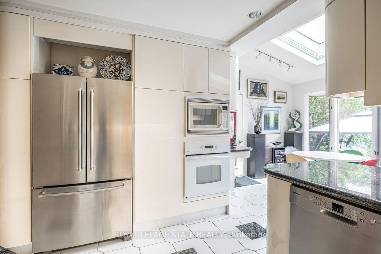 Photo 16 of 107 Bond Street S, Hamilton, Westdale — HOMEH