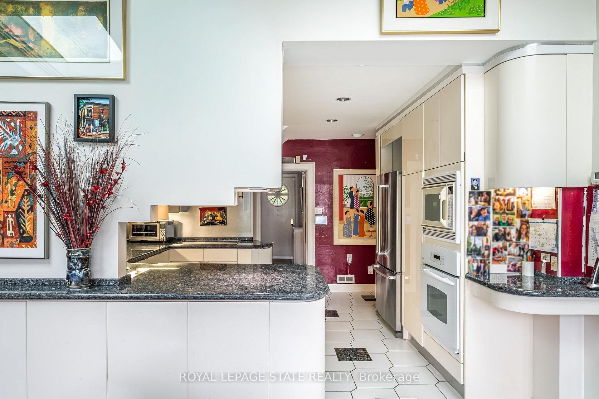 Photo 21 of 107 Bond Street S, Hamilton, Westdale — HOMEH