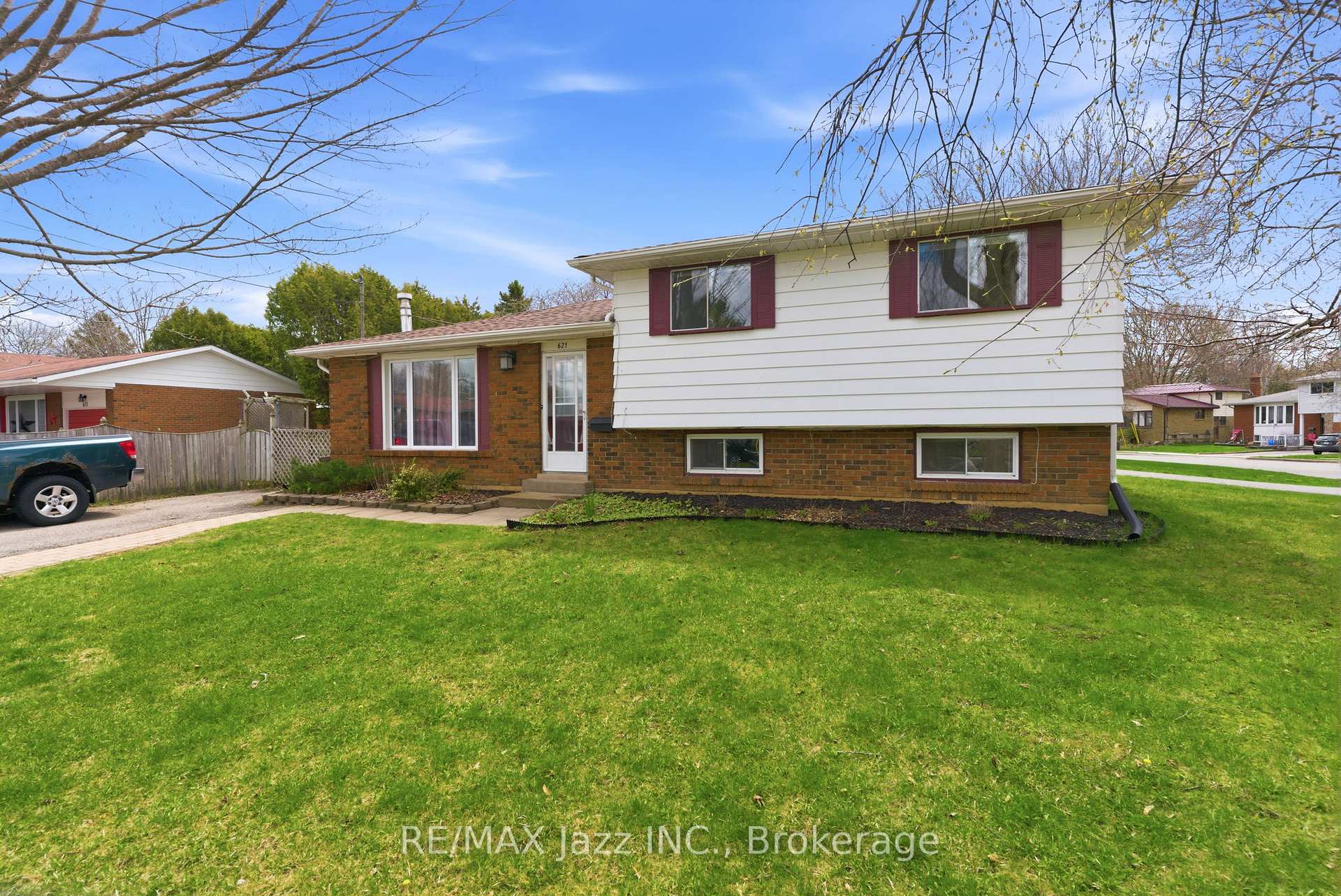 Photo 2 of 621 Willow Crescent, Cobourg — HOMEH