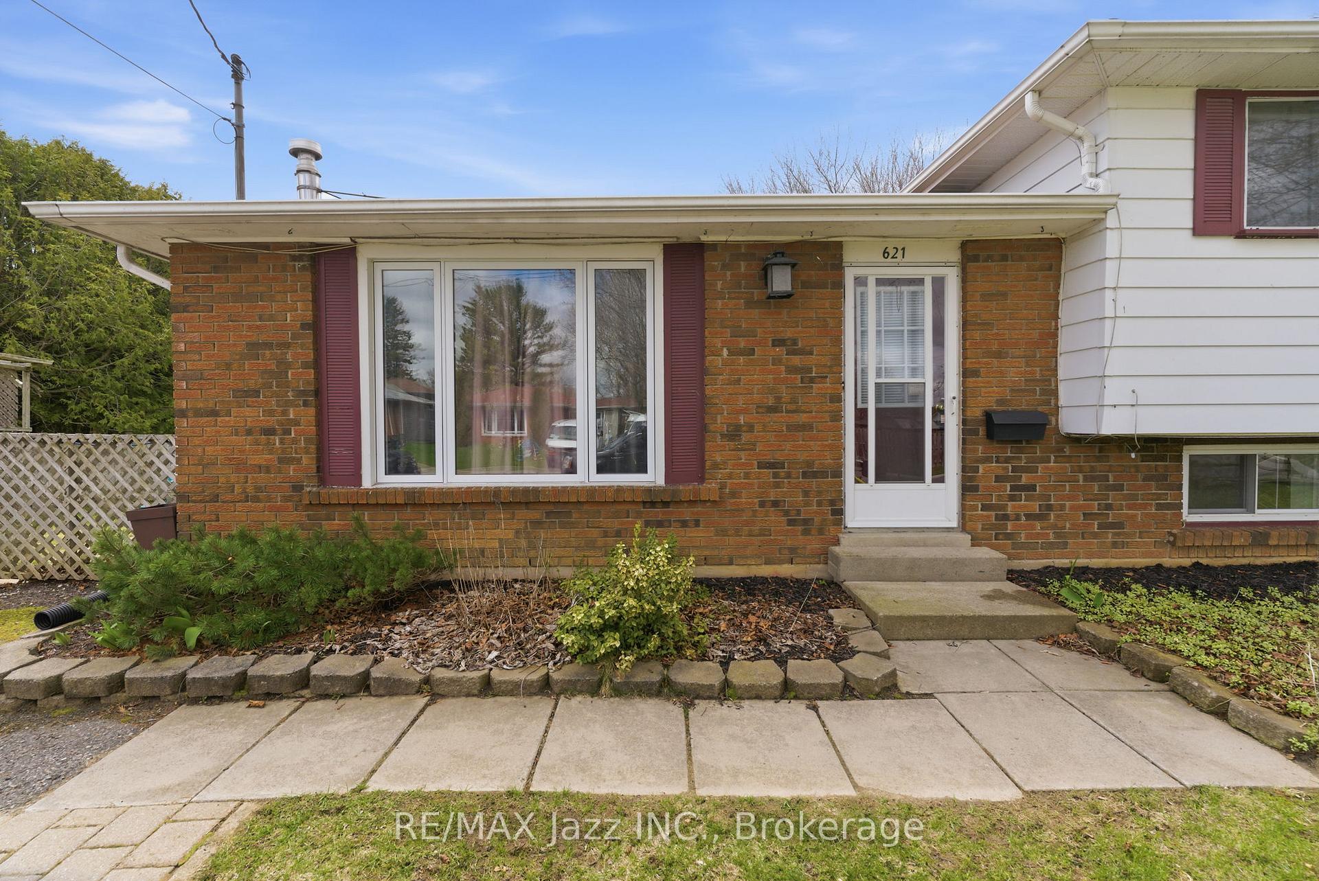 Photo 5 of 621 Willow Crescent, Cobourg — HOMEH