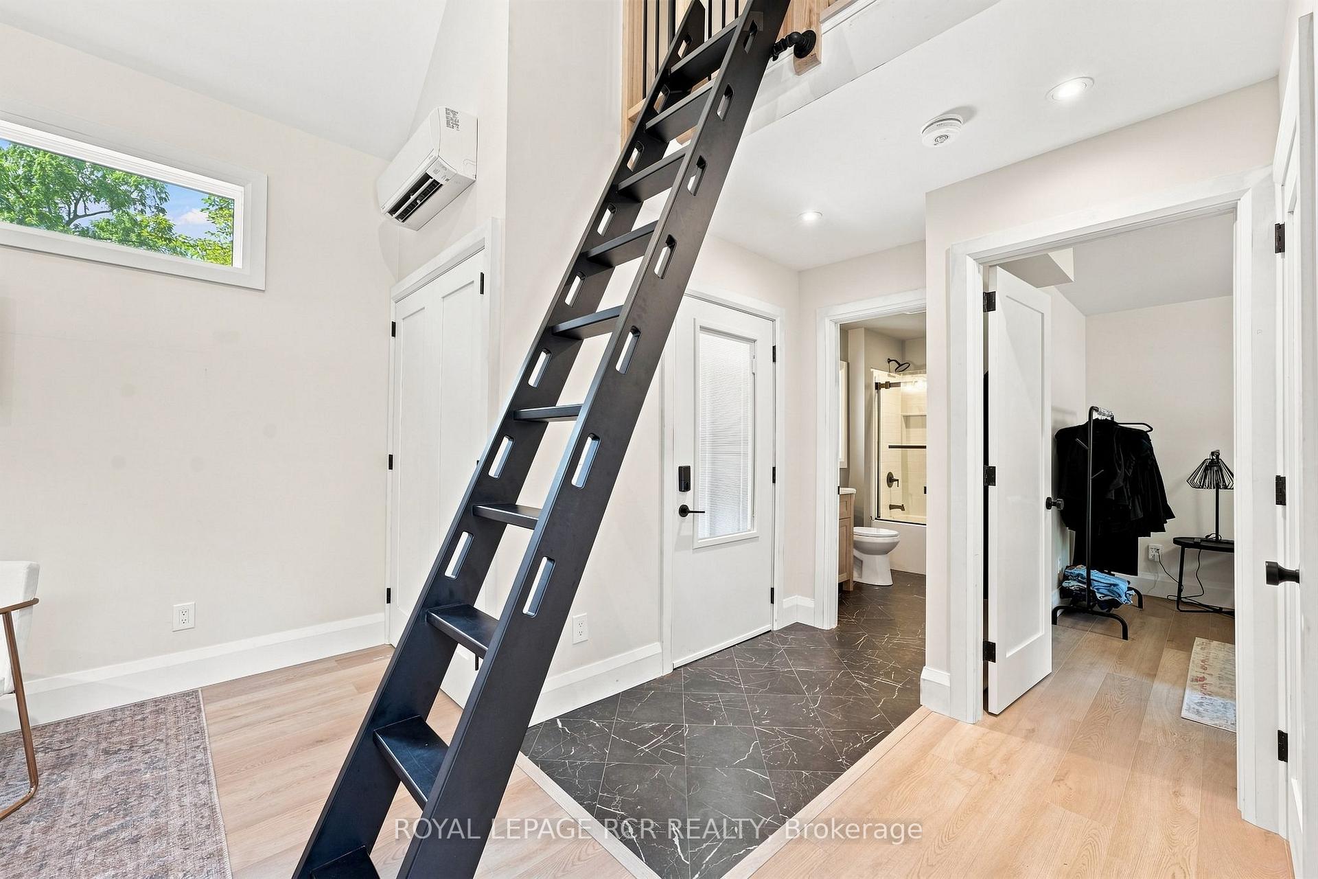 Photo 9 of 23 Mark Street, Aurora, Aurora Village — HOMEH