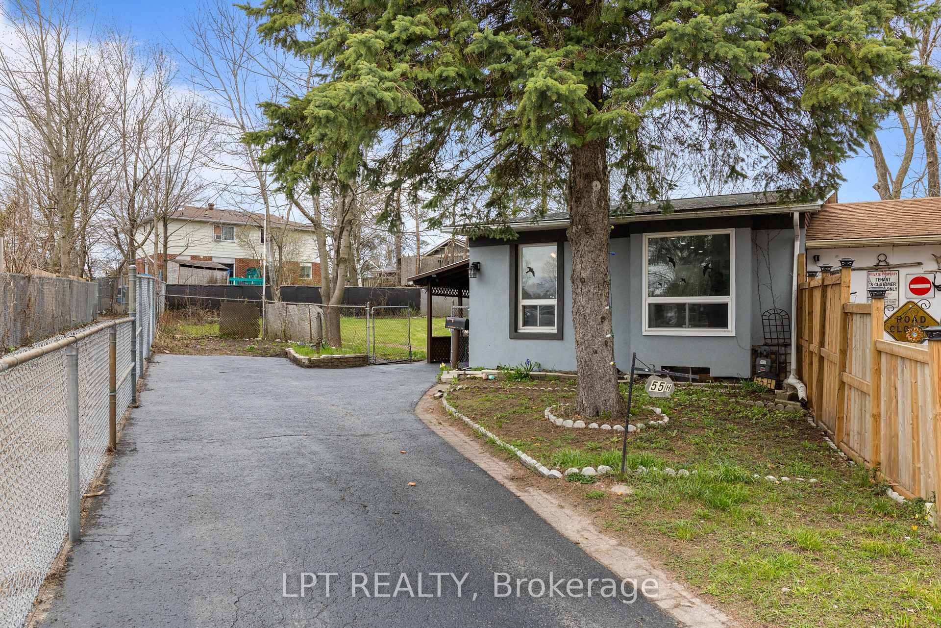 Photo 2 of 55H Chaucer Crescent, Barrie, Sunnidale — HOMEH