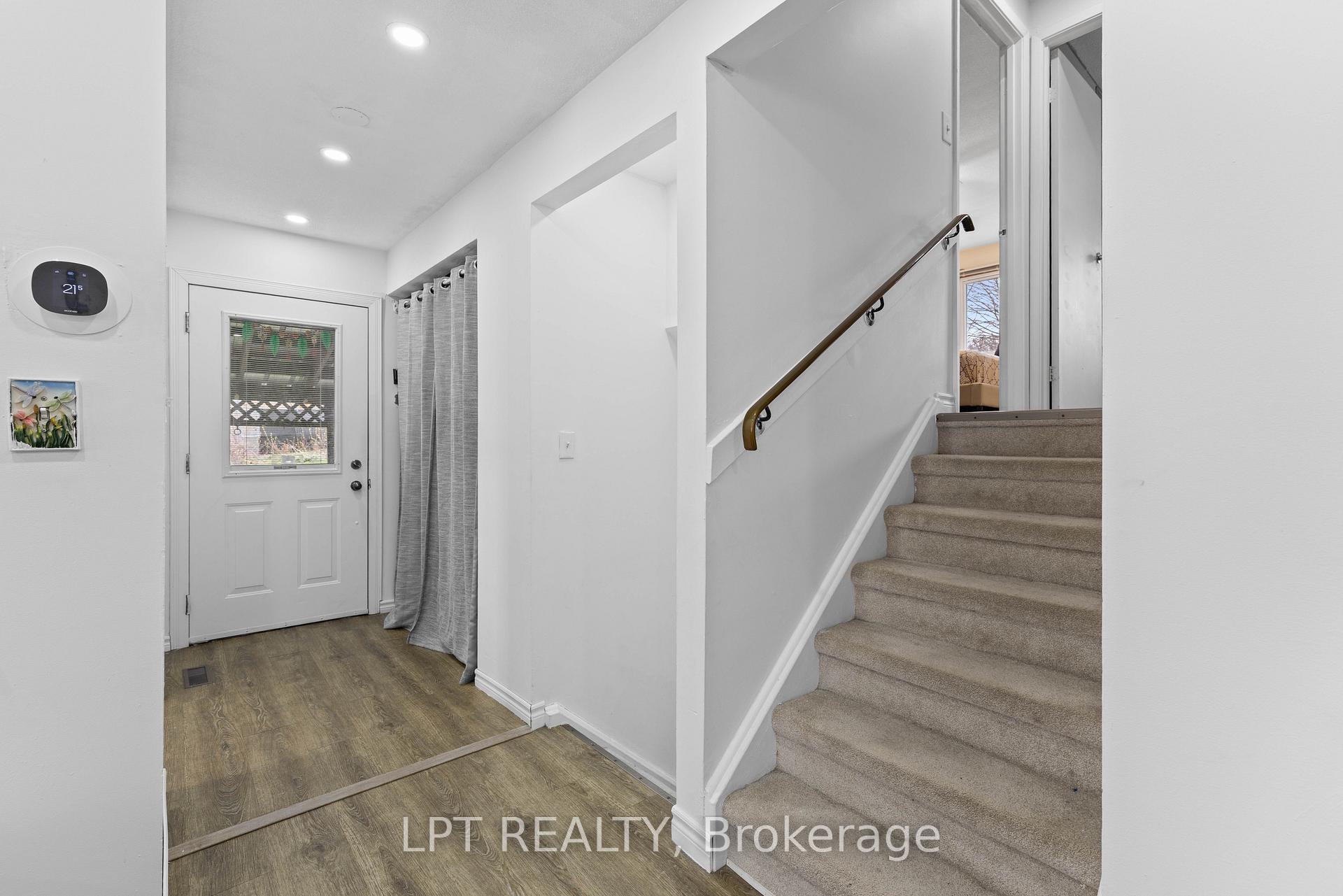Photo 5 of 55H Chaucer Crescent, Barrie, Sunnidale — HOMEH