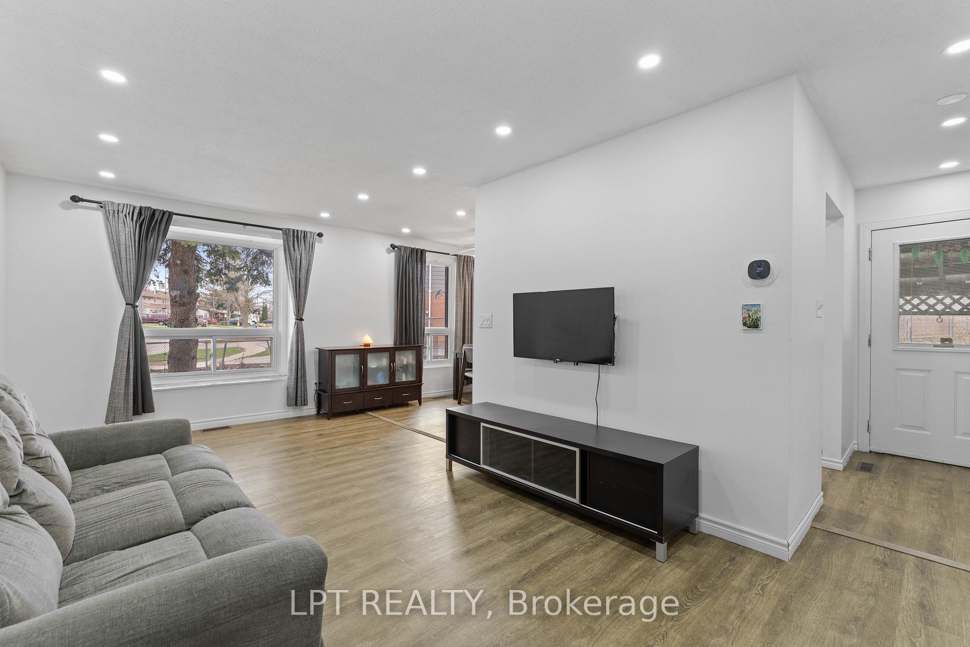 Photo 7 of 55H Chaucer Crescent, Barrie, Sunnidale — HOMEH