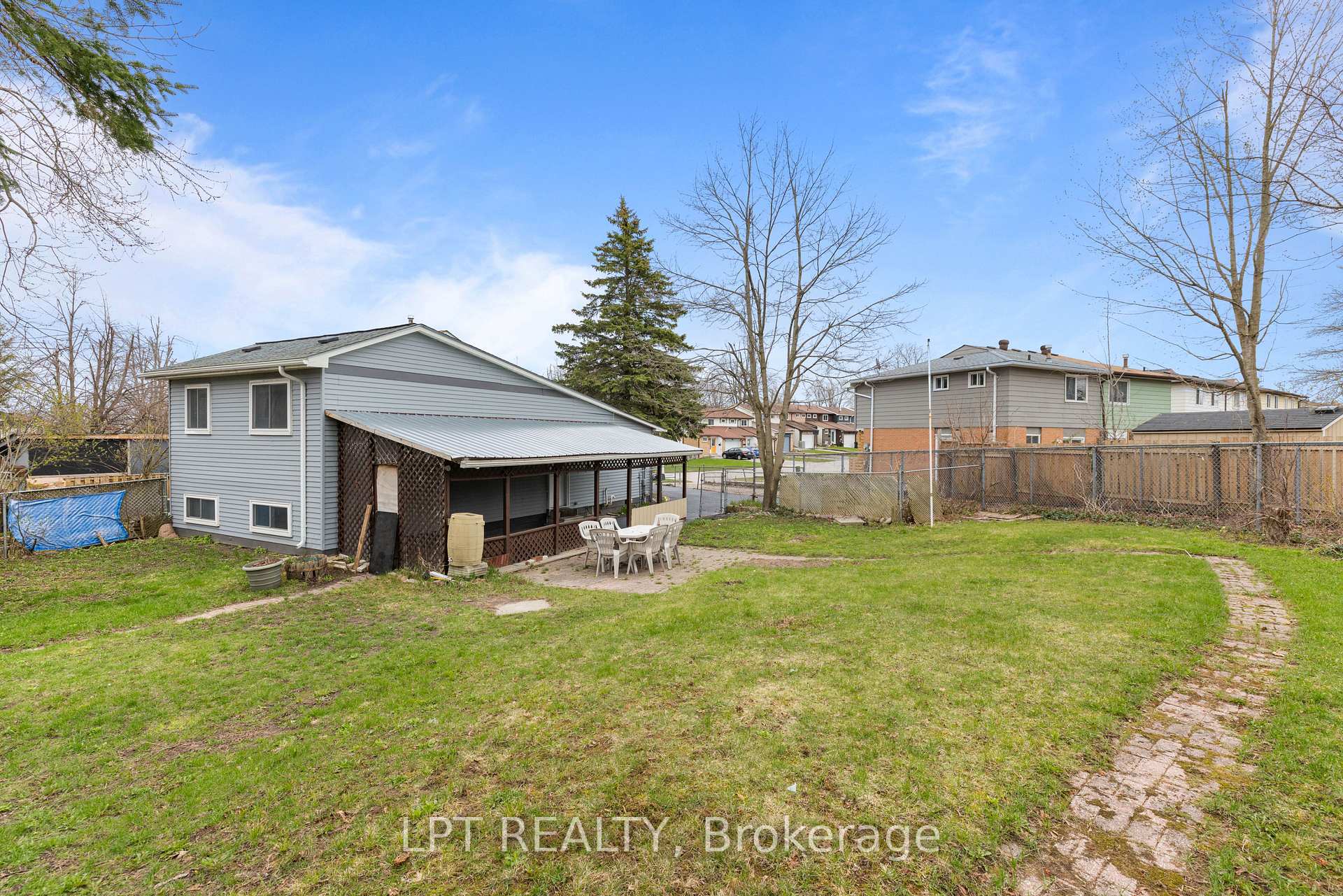 Photo 24 of 55H Chaucer Crescent, Barrie, Sunnidale — HOMEH