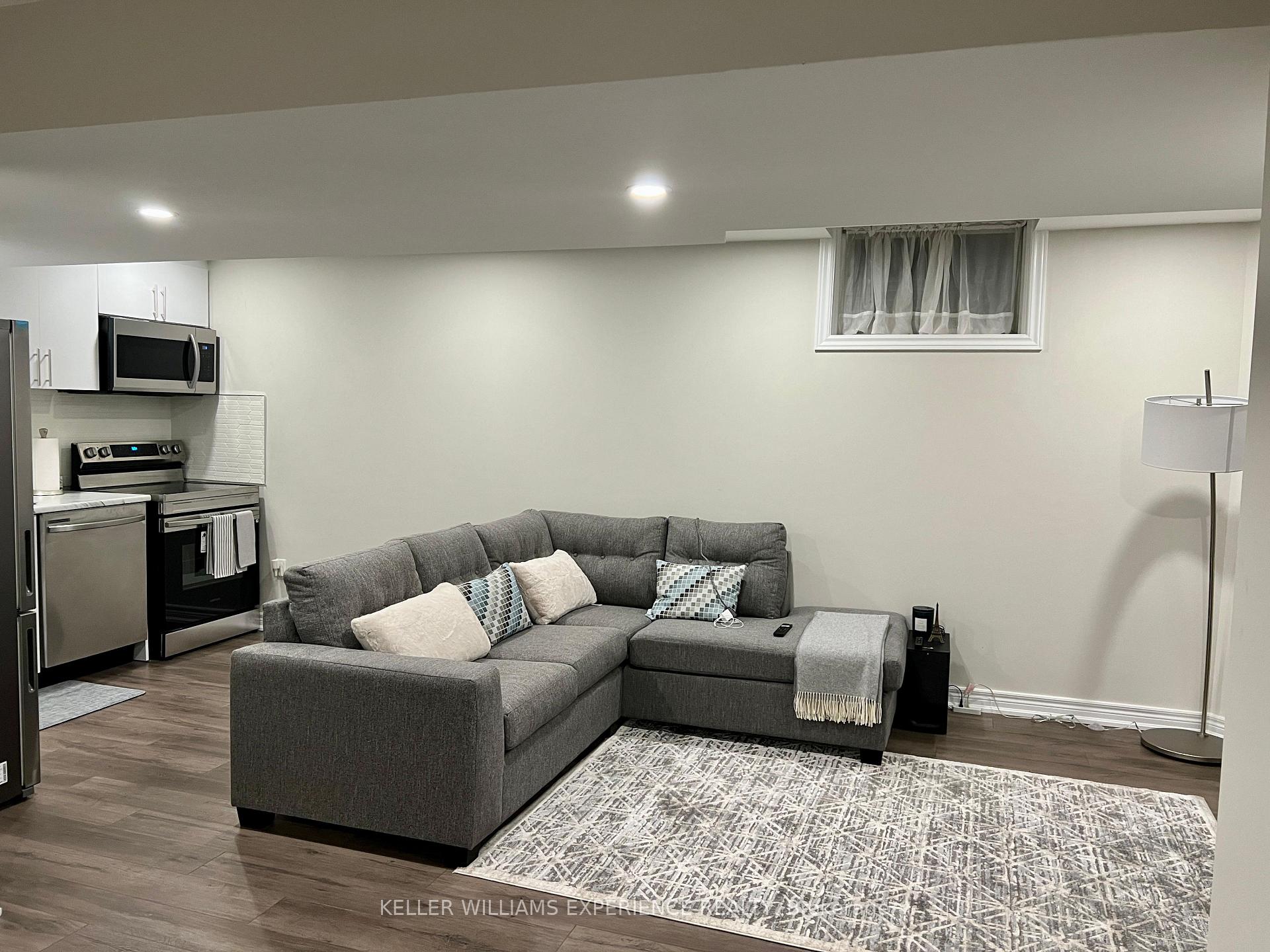 Photo 1 of 8 Grace Crescent, Barrie, Painswick South — HOMEH