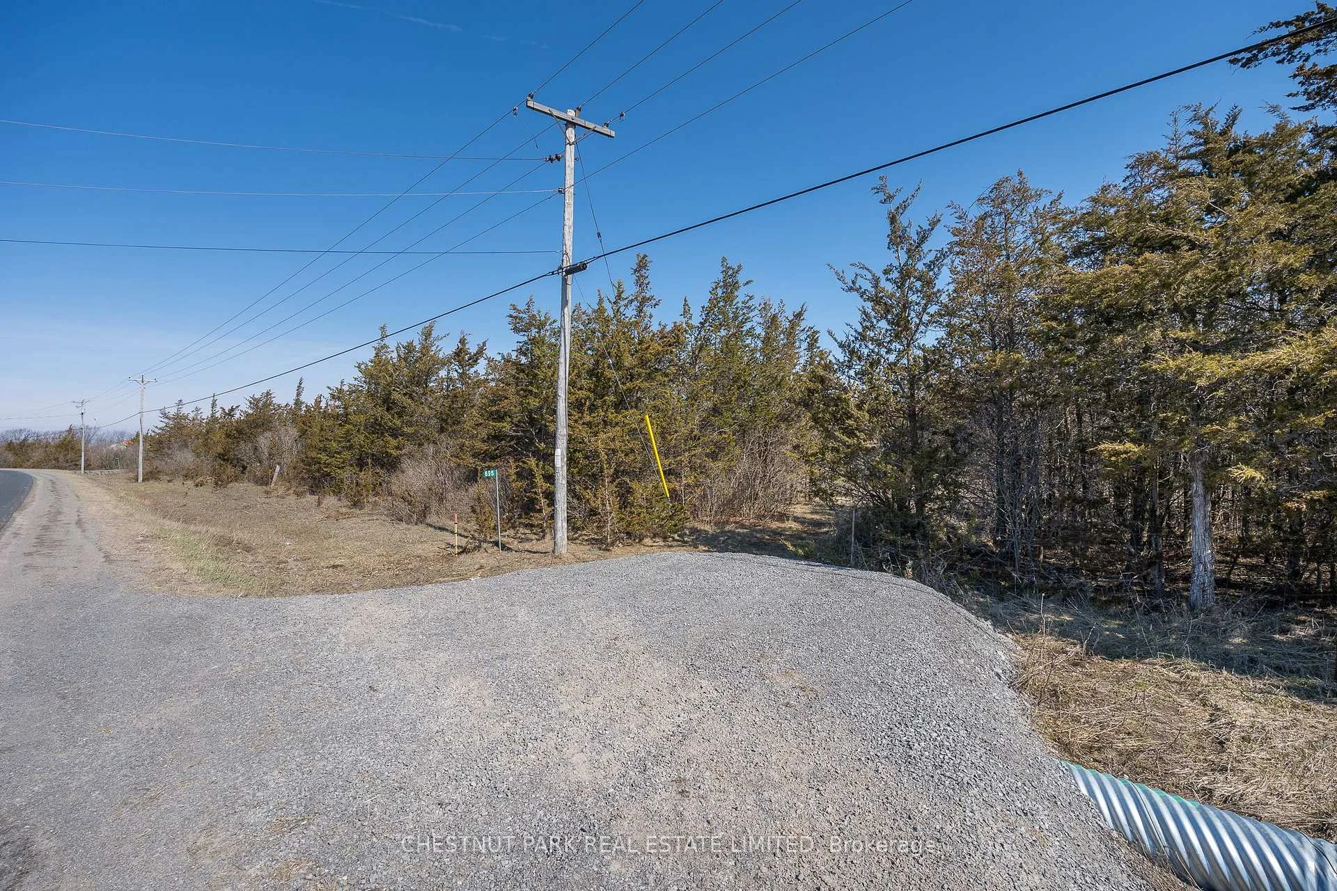 Photo 11 of 695 County Road 7, Prince Edward County, North Marysburg Ward — HOMEH