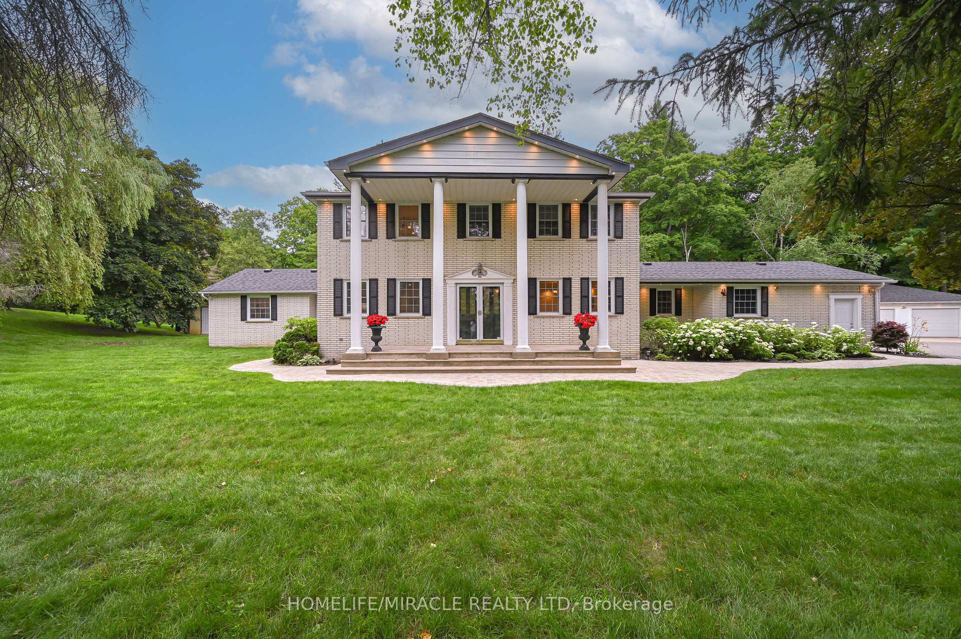 Photo 2 of 62 Gibson Lake Drive, Caledon, Palgrave — HOMEH