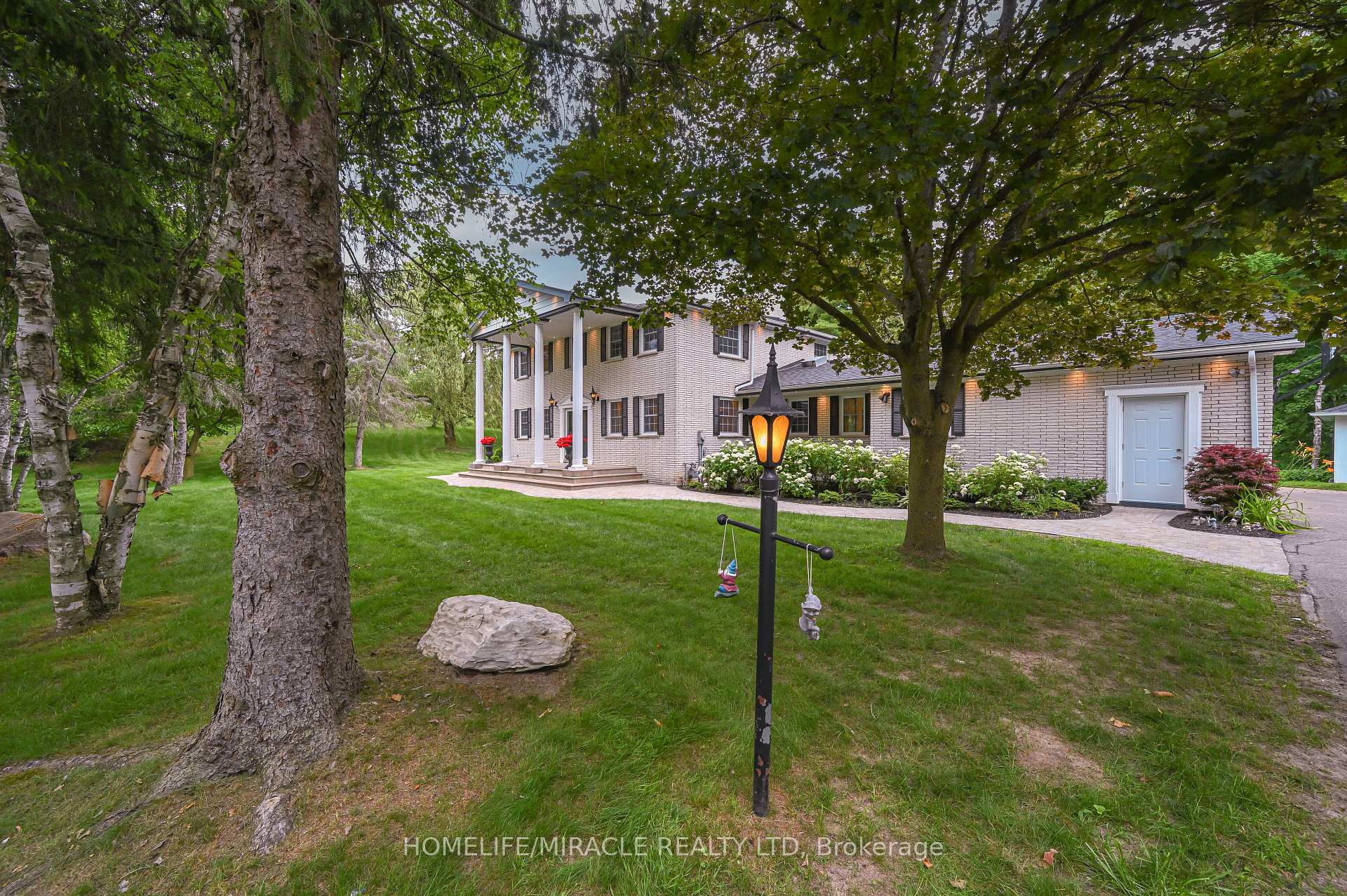 Photo 3 of 62 Gibson Lake Drive, Caledon, Palgrave — HOMEH