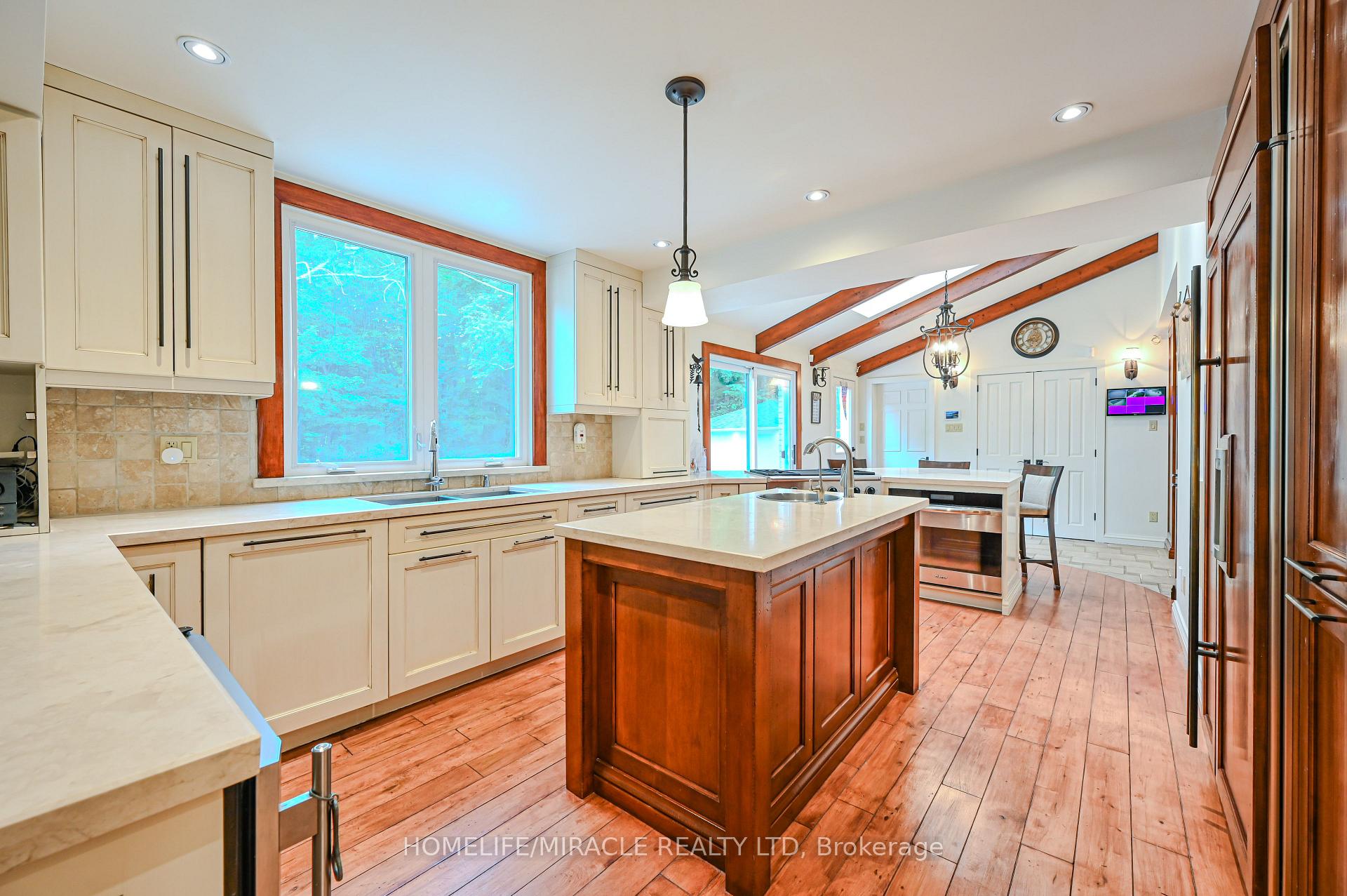Photo 14 of 62 Gibson Lake Drive, Caledon, Palgrave — HOMEH